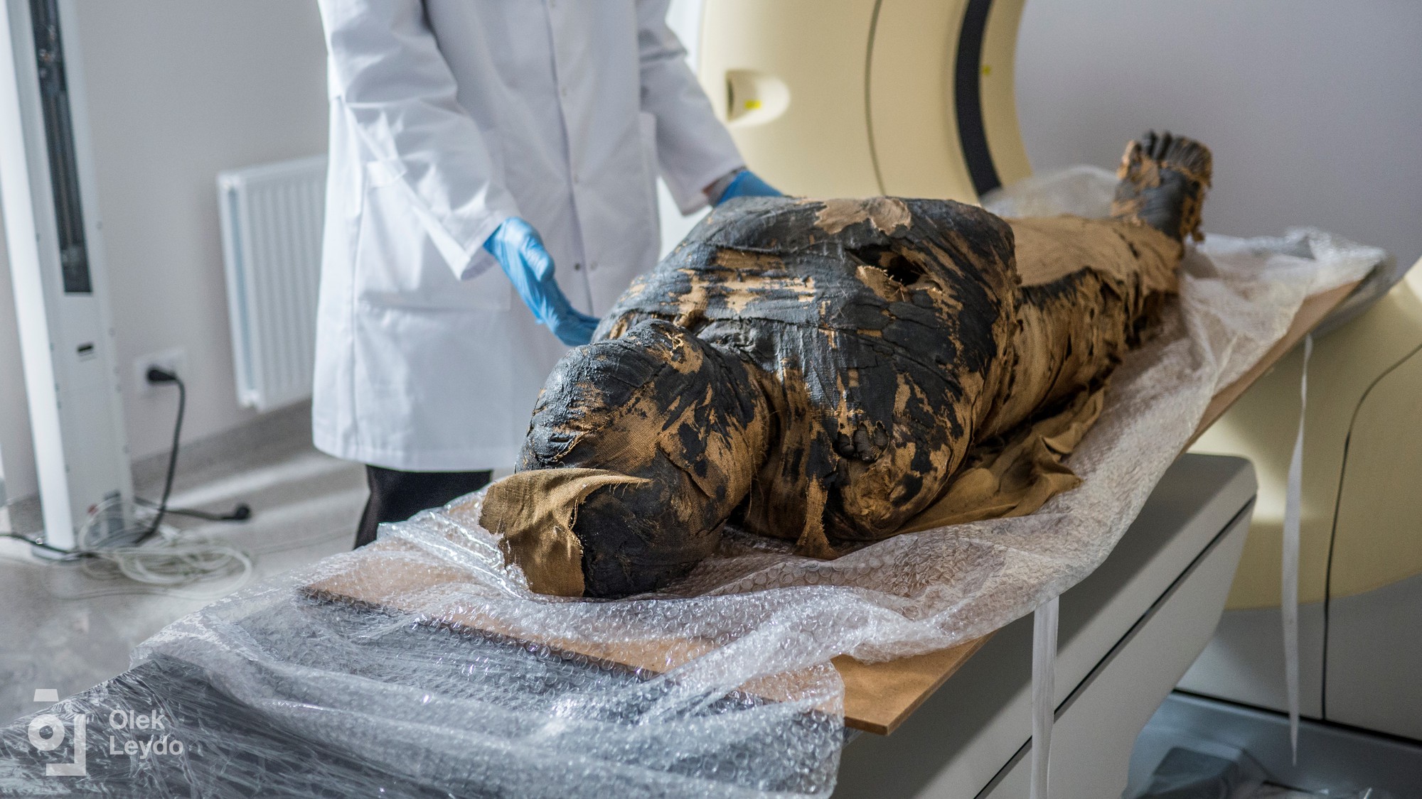 "Bí ẩn kép" xác ướp mang thai trong quan tài nam tu sĩ Ai Cập