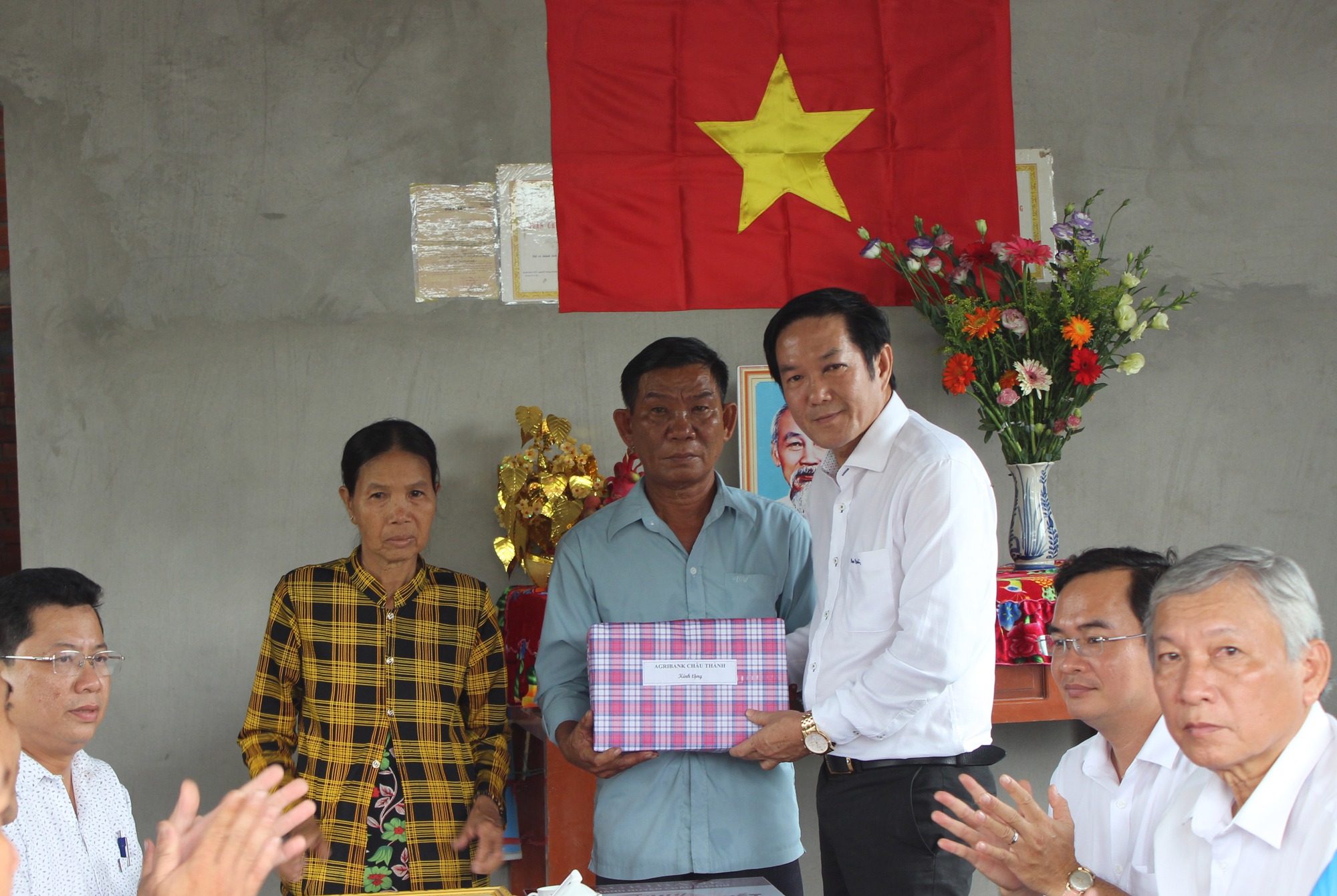 Agribank Châu Thành – Tiền Giang bàn giao 4 nhà đại đoàn kết