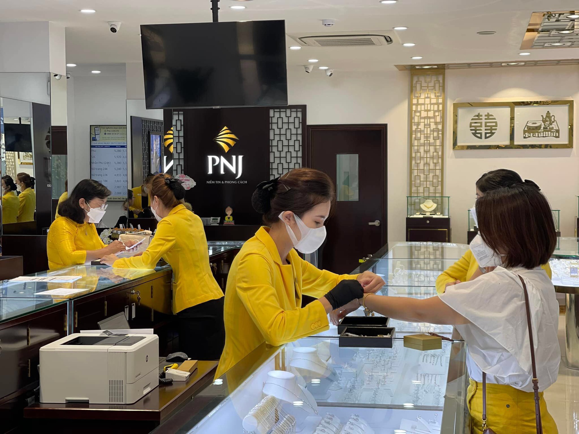 PNJ nửa đầu năm lãi 1.088 tỷ đồng, đạt 82,5% kế hoạch lợi nhuận năm