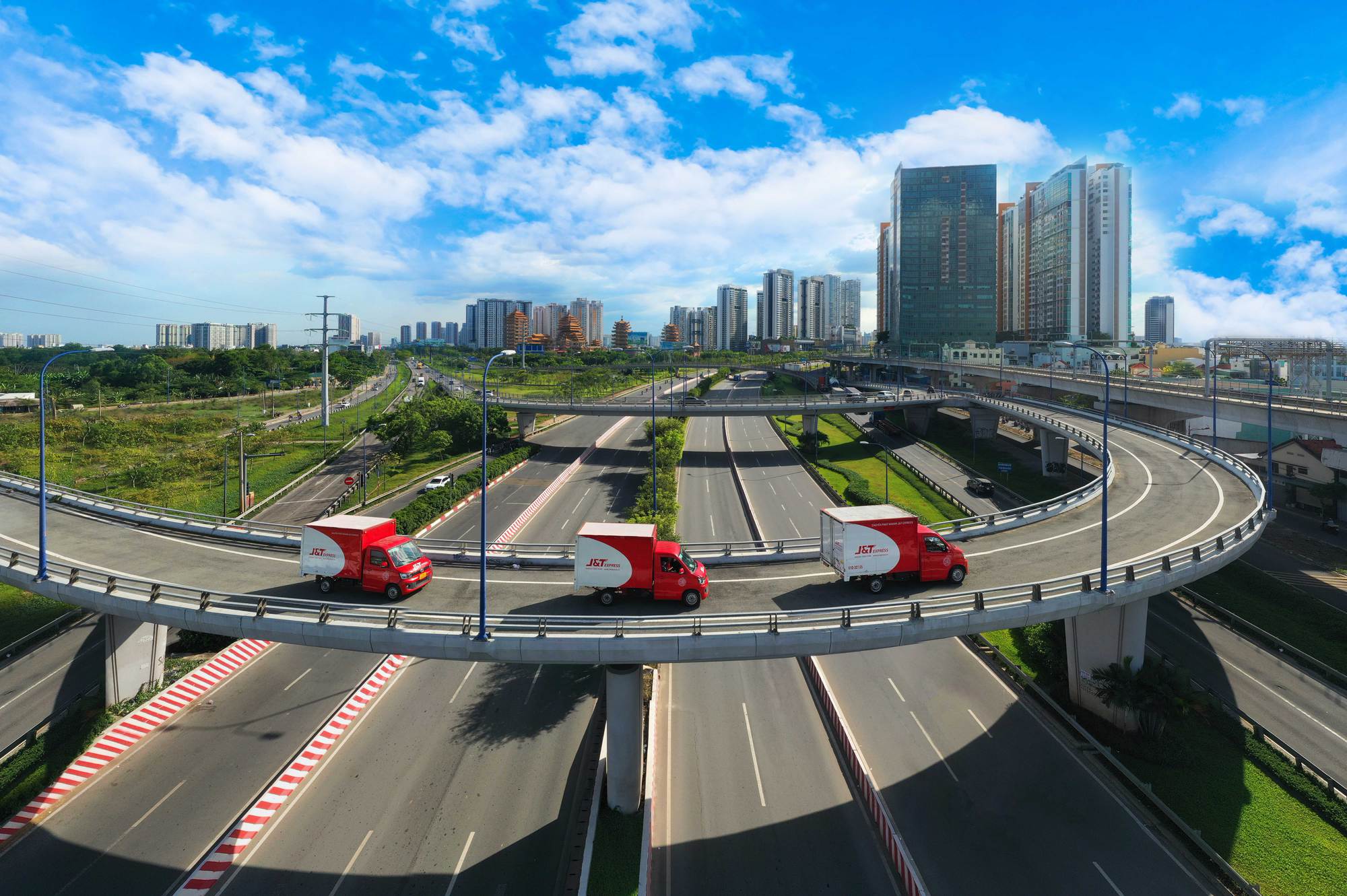 H&agrave;nh tr&igrave;nh 4 năm J&T Express x&acirc;y dựng v&agrave; ph&aacute;t triển ấn tượng tại Việt Nam - Ảnh 1.