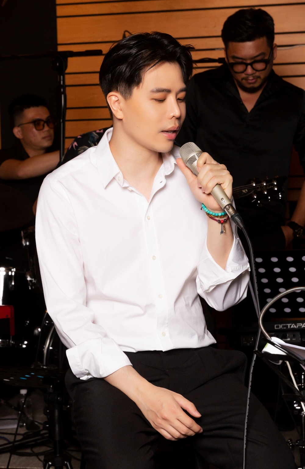 Hari Won sánh vai cùng Trịnh Thăng Bình - Ảnh 2.