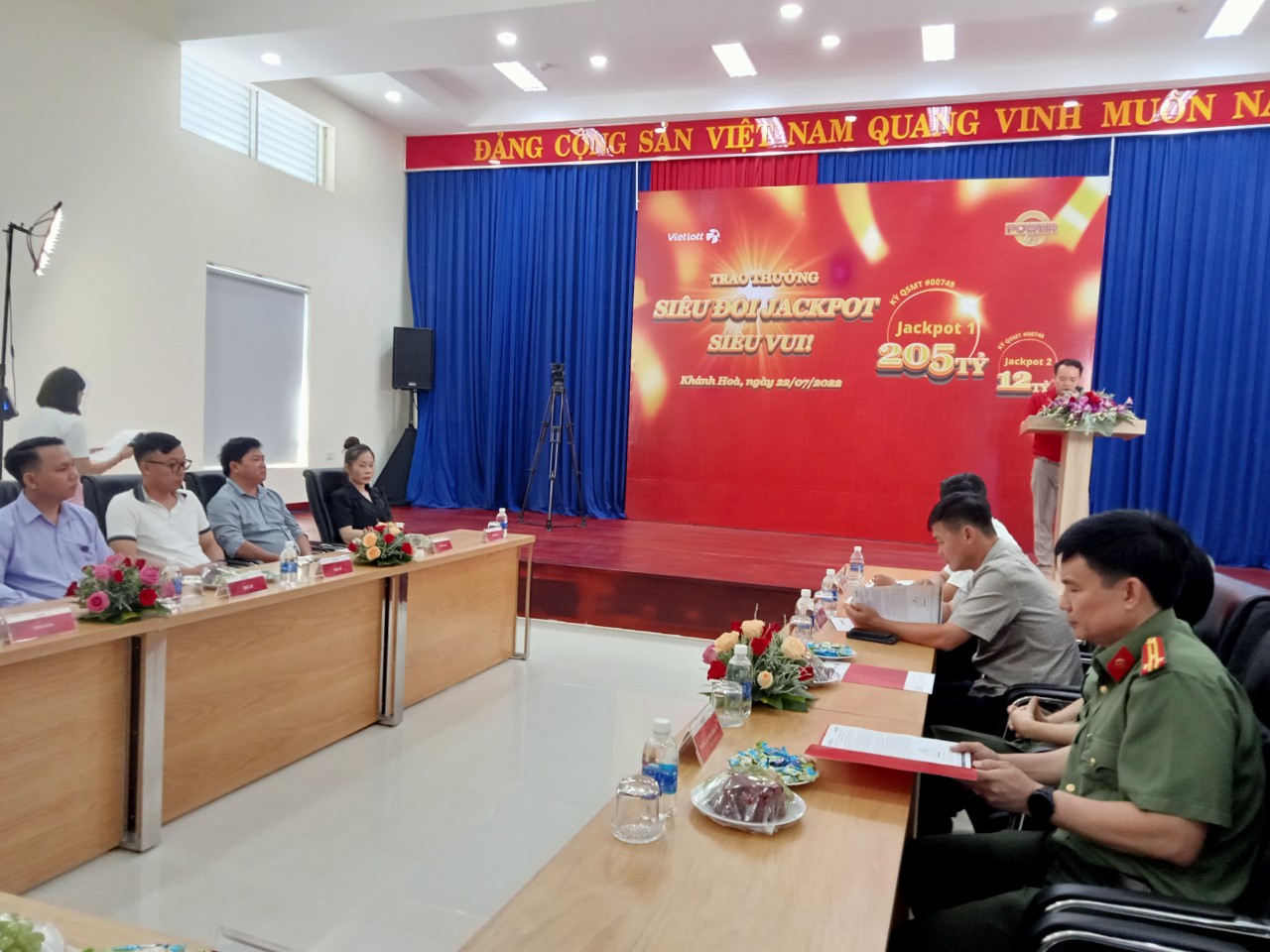Người trúng Vietlott 205 tỉ đồng là chủ một doanh nghiệp ở Đà Nẵng - Ảnh 3.