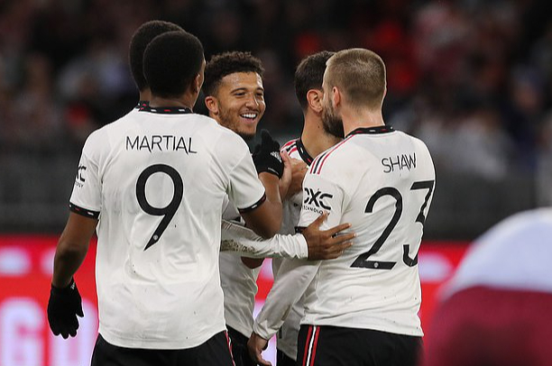 Ronaldo khẳng định ra s&acirc;n, chờ kho&aacute;c &aacute;o Man United đ&aacute; Vallecano - Ảnh 5.