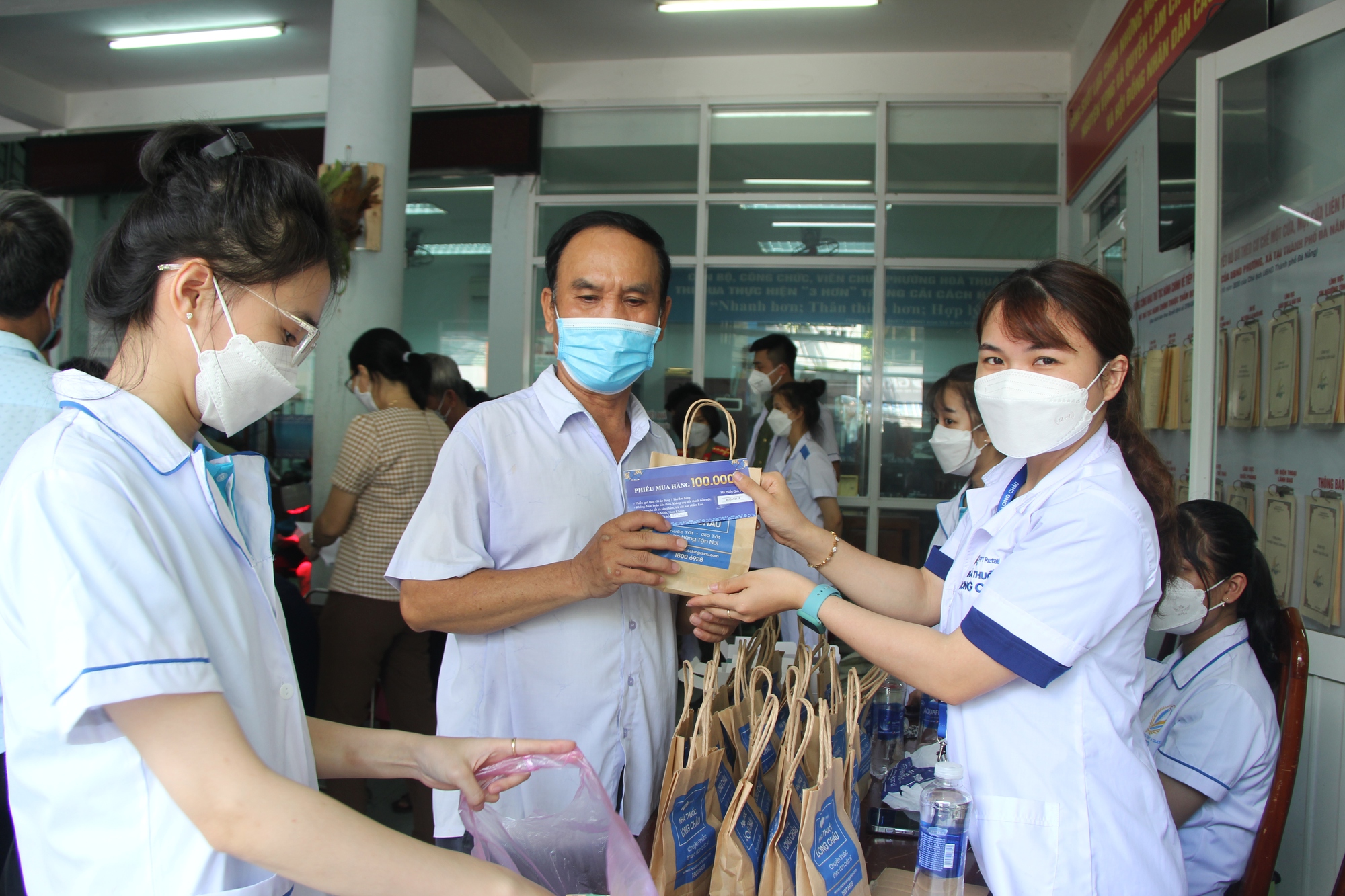 Niềm vui của gần 150 cụ ông, cụ bà tại Đà Nẵng