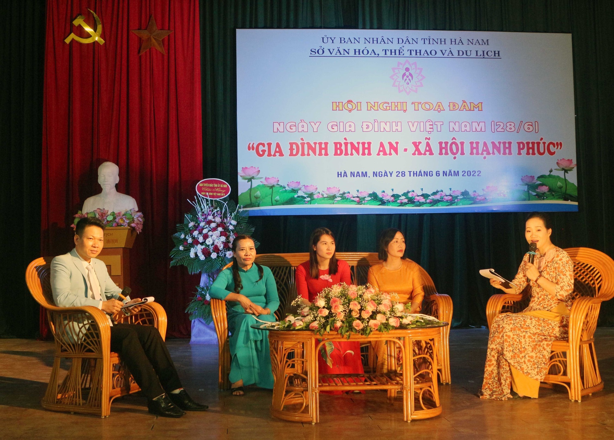 Gia đình tốt thì xã hội mới tốt