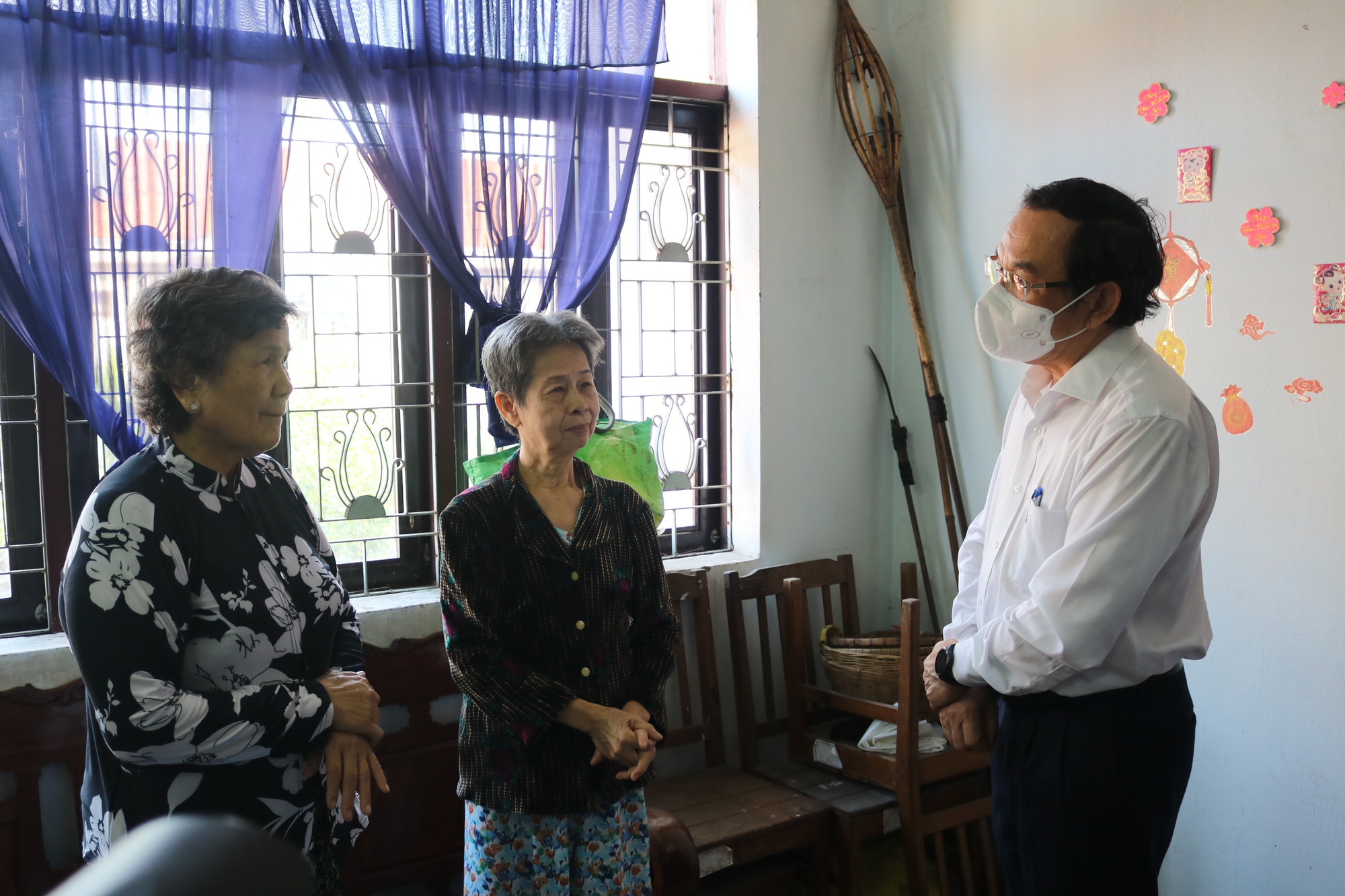 Xúc động lời chia sẻ giữa nữ thương binh với lãnh đạo TP HCM