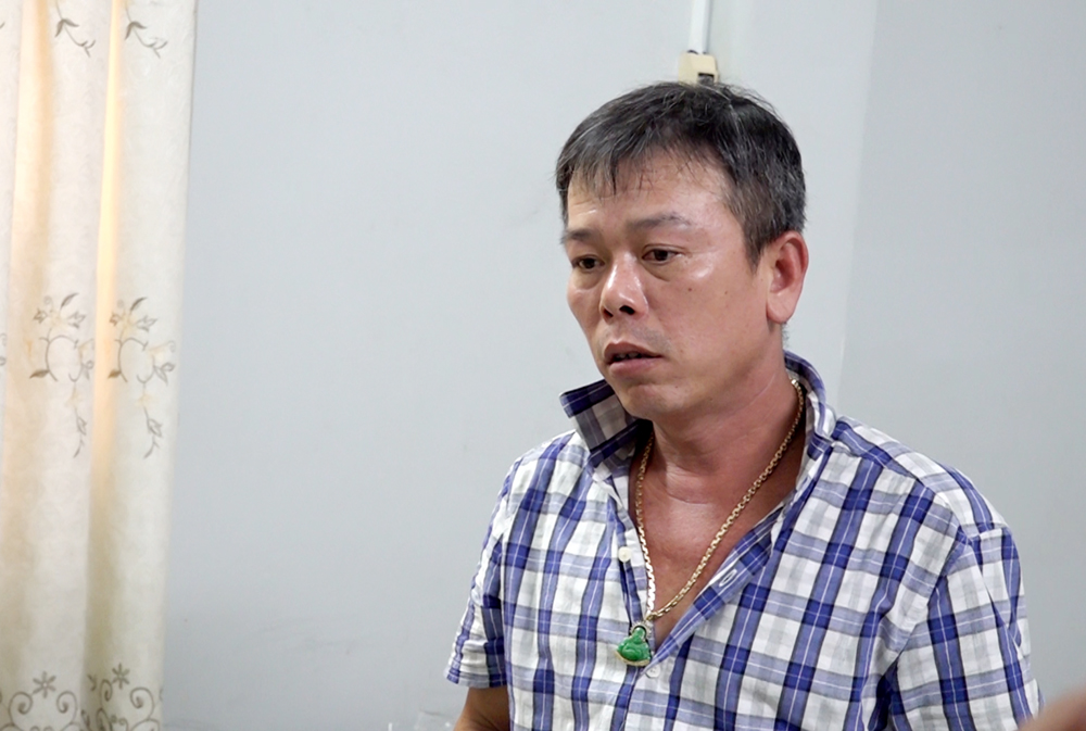 Bắt quả tang g&atilde; đ&agrave;n &ocirc;ng thu&ecirc; nh&agrave; trọ sản xuất thuốc bảo vệ thực vật giả - Ảnh 2.