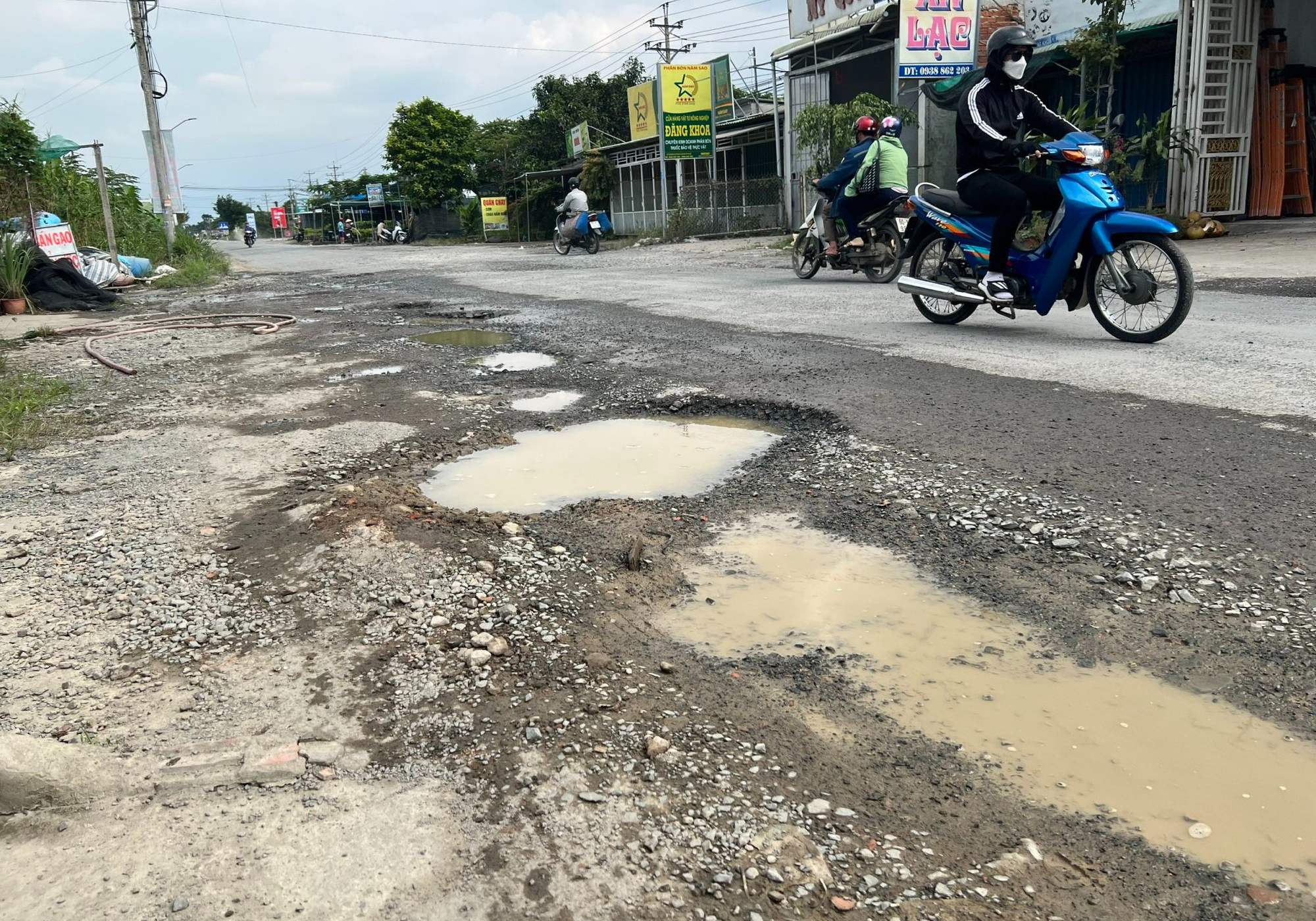 CLIP: "Ớn lạnh" Quốc lộ 54 đoạn qua tỉnh Vĩnh Long