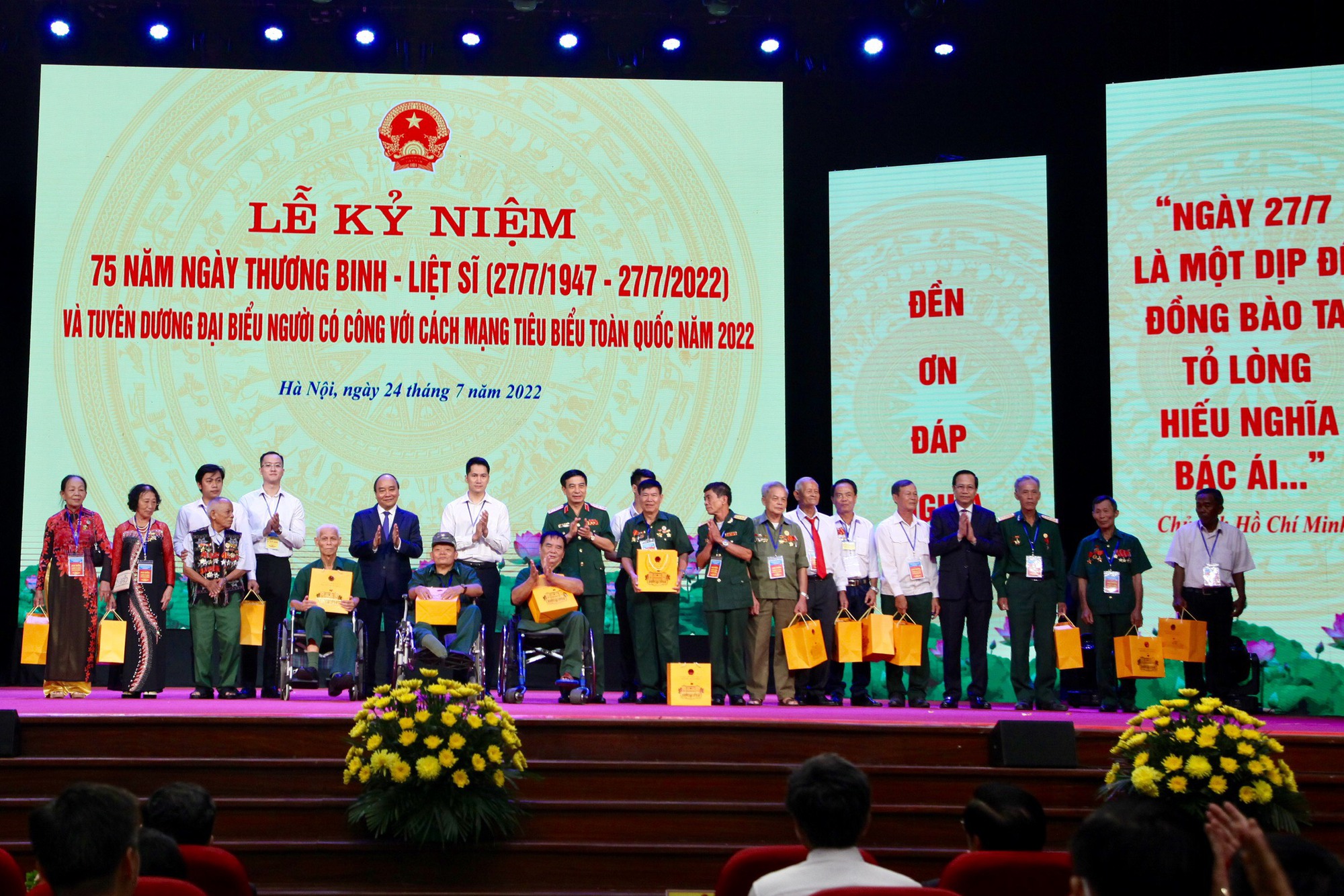 Chủ tịch nước Nguyễn Xuân Phúc: Chăm lo người có công là vinh dự và mệnh lệnh từ trái tim