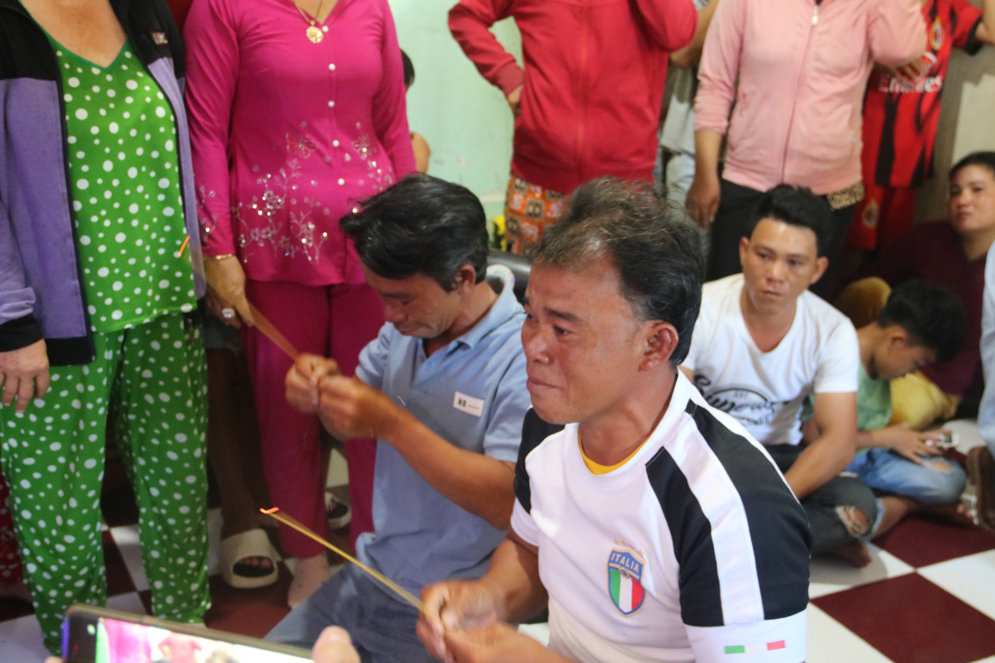 S&oacute;i biển Phan Thiết lần thứ 2 tho&aacute;t chết trở về trong v&ograve;ng tay người th&acirc;n - Ảnh 3.