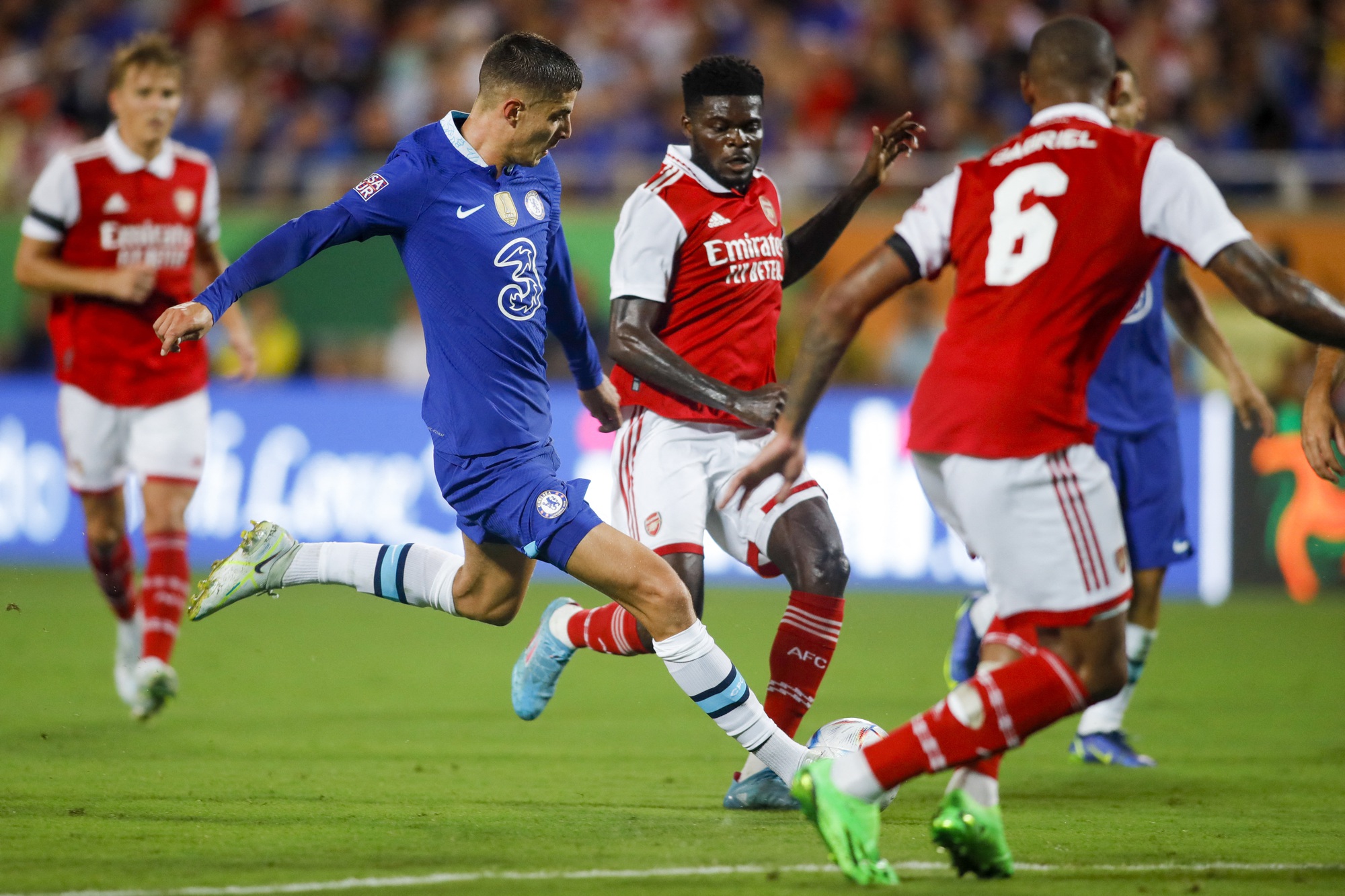 Arsenal thắng vùi dập Chelsea, kinh hoàng derby London trên đất Mỹ - Ảnh 1.