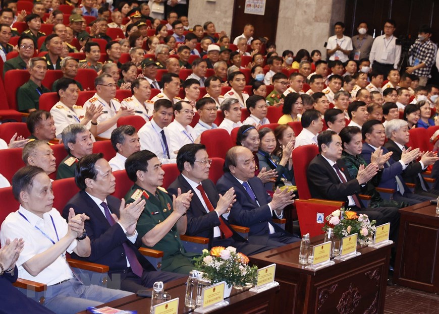 Kỷ niệm 75 năm Ng&agrave;y Thương binh - Liệt sĩ v&agrave; tuy&ecirc;n dương 450 người c&oacute; c&ocirc;ng ti&ecirc;u biểu to&agrave;n quốc - Ảnh 2.