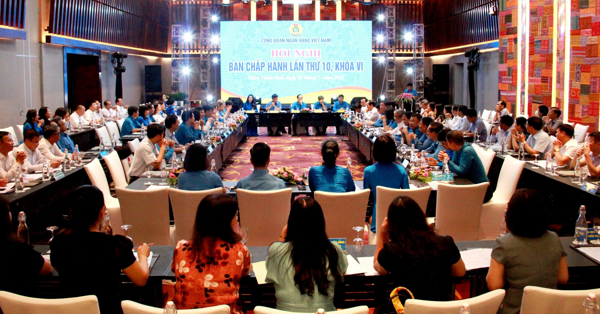 Công đoàn Ngân hàng Việt Nam: Hơn 60 tỉ đồng chăm sóc đoàn viên, gia đình chính sách