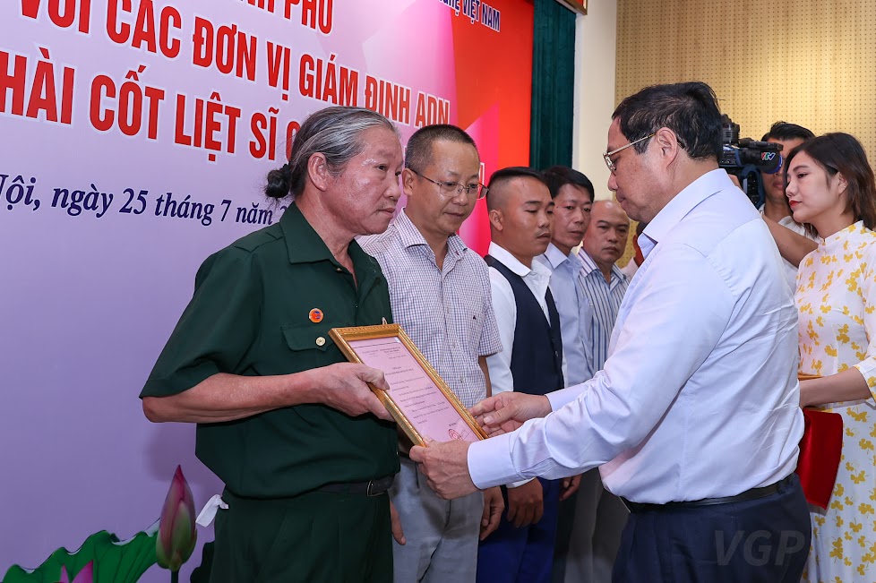 Tri ân người có công với cách mạng