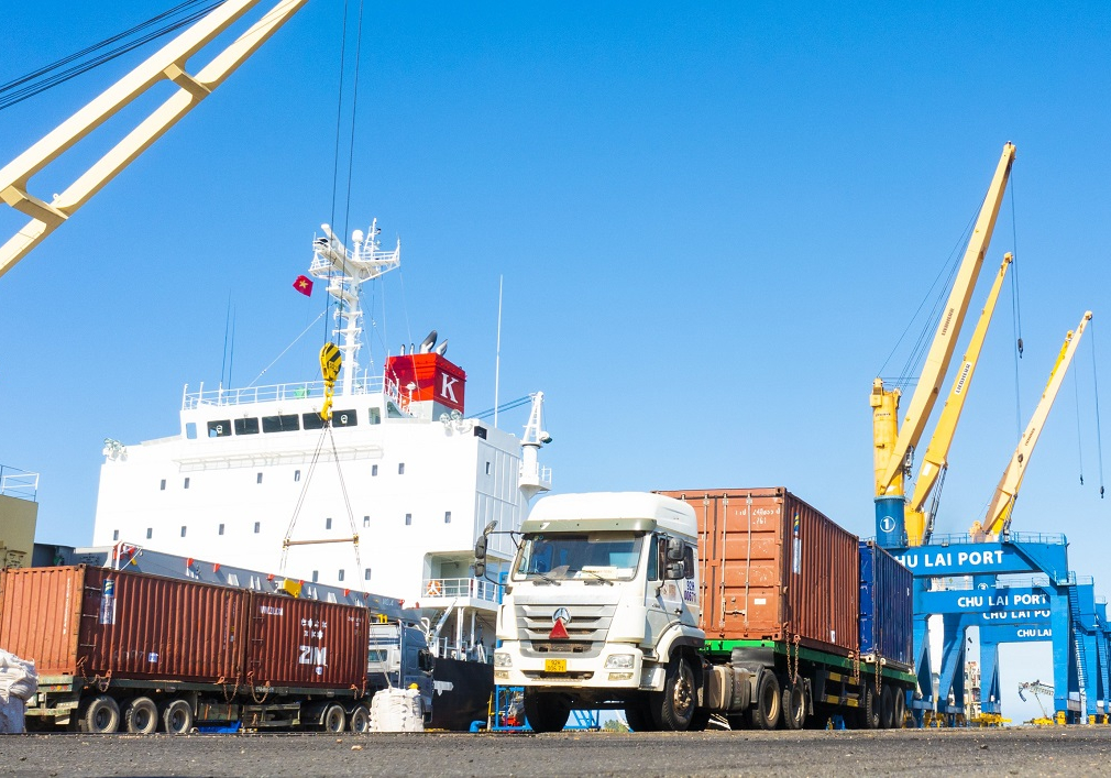 Đầu tư bến cảng 5 vạn tấn tạo đà phát triển dịch vụ logistics tại miền trung