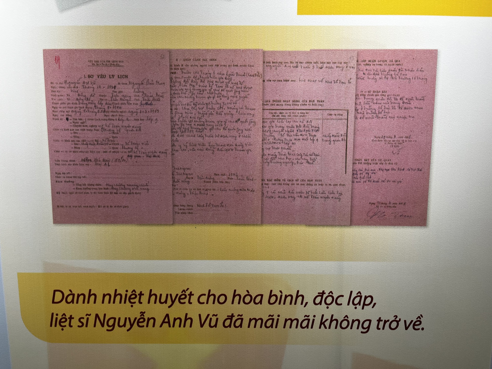Triển l&atilde;m Kỷ vật thời thanh xu&acirc;n của c&aacute;n bộ đi B - Ảnh 4.