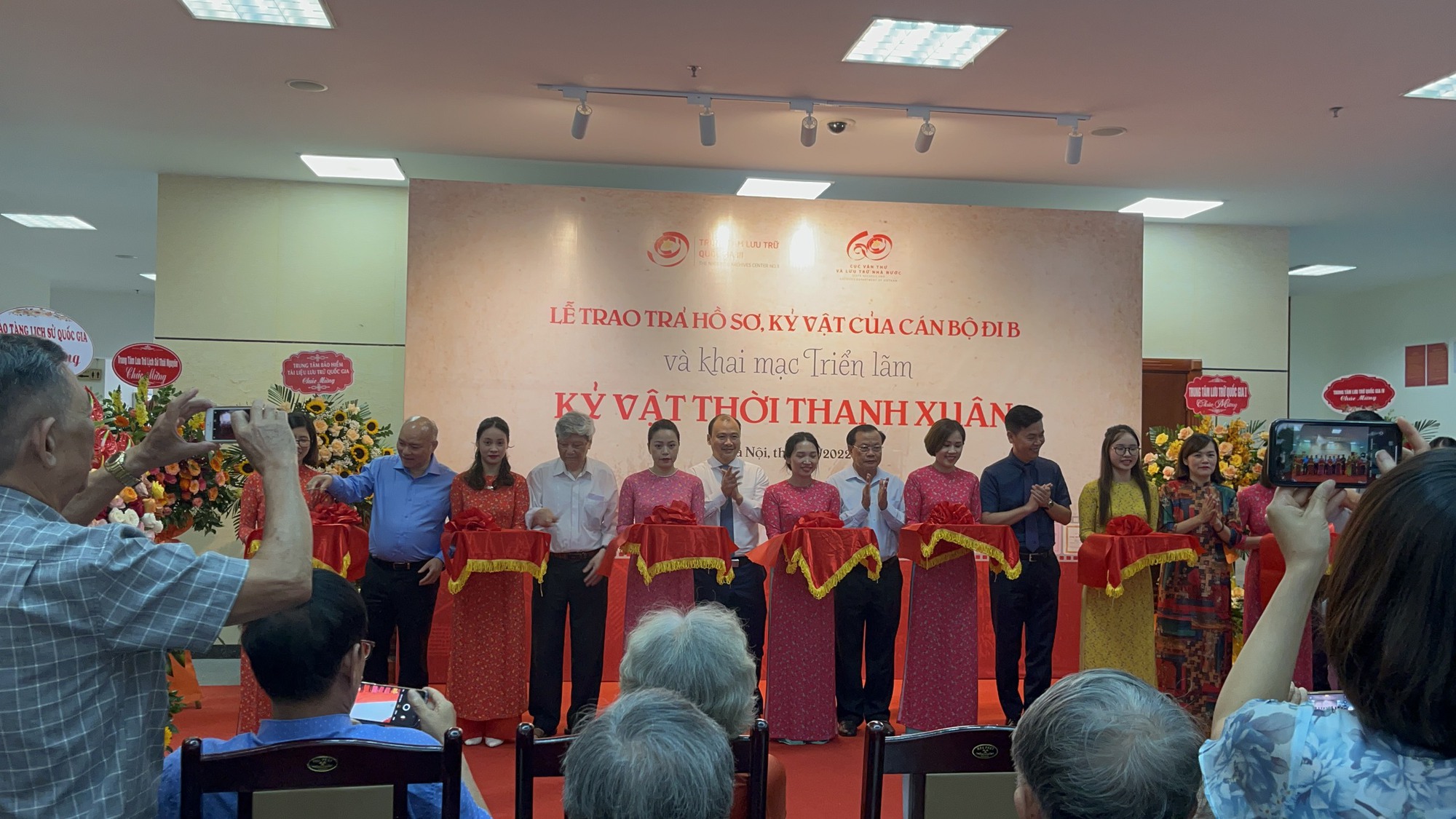 Triển l&atilde;m Kỷ vật thời thanh xu&acirc;n của c&aacute;n bộ đi B - Ảnh 5.