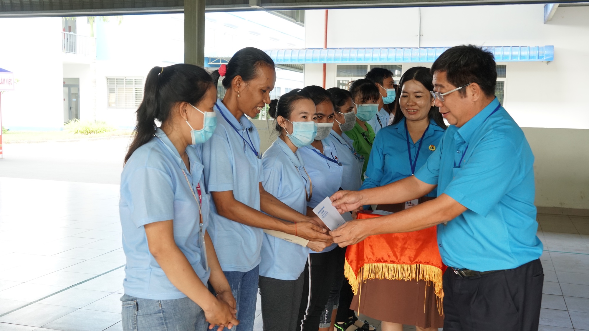 &ldquo;Bữa cơm C&ocirc;ng đo&agrave;n&rdquo; cho gần 1.700 đo&agrave;n vi&ecirc;n, người lao động ở S&oacute;c Trăng - Ảnh 1.