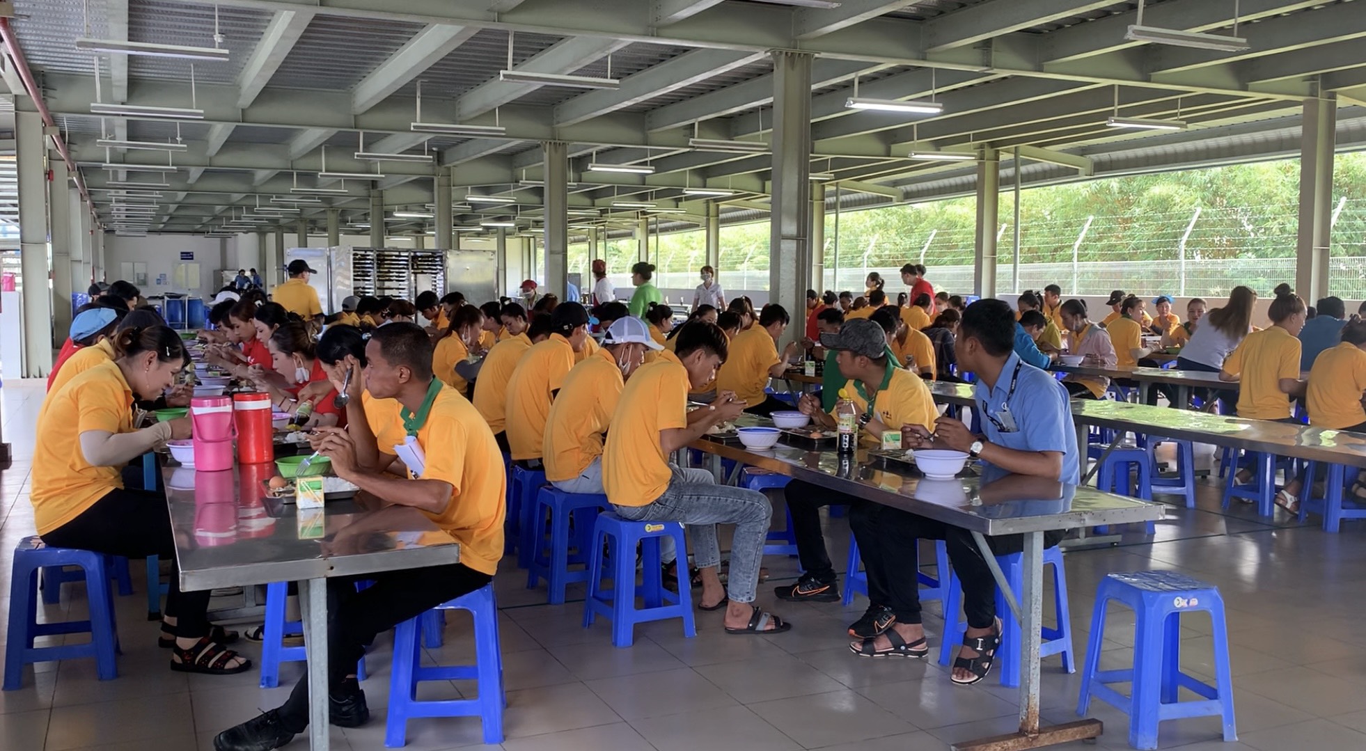 &ldquo;Bữa cơm C&ocirc;ng đo&agrave;n&rdquo; cho gần 1.700 đo&agrave;n vi&ecirc;n, người lao động ở S&oacute;c Trăng - Ảnh 4.