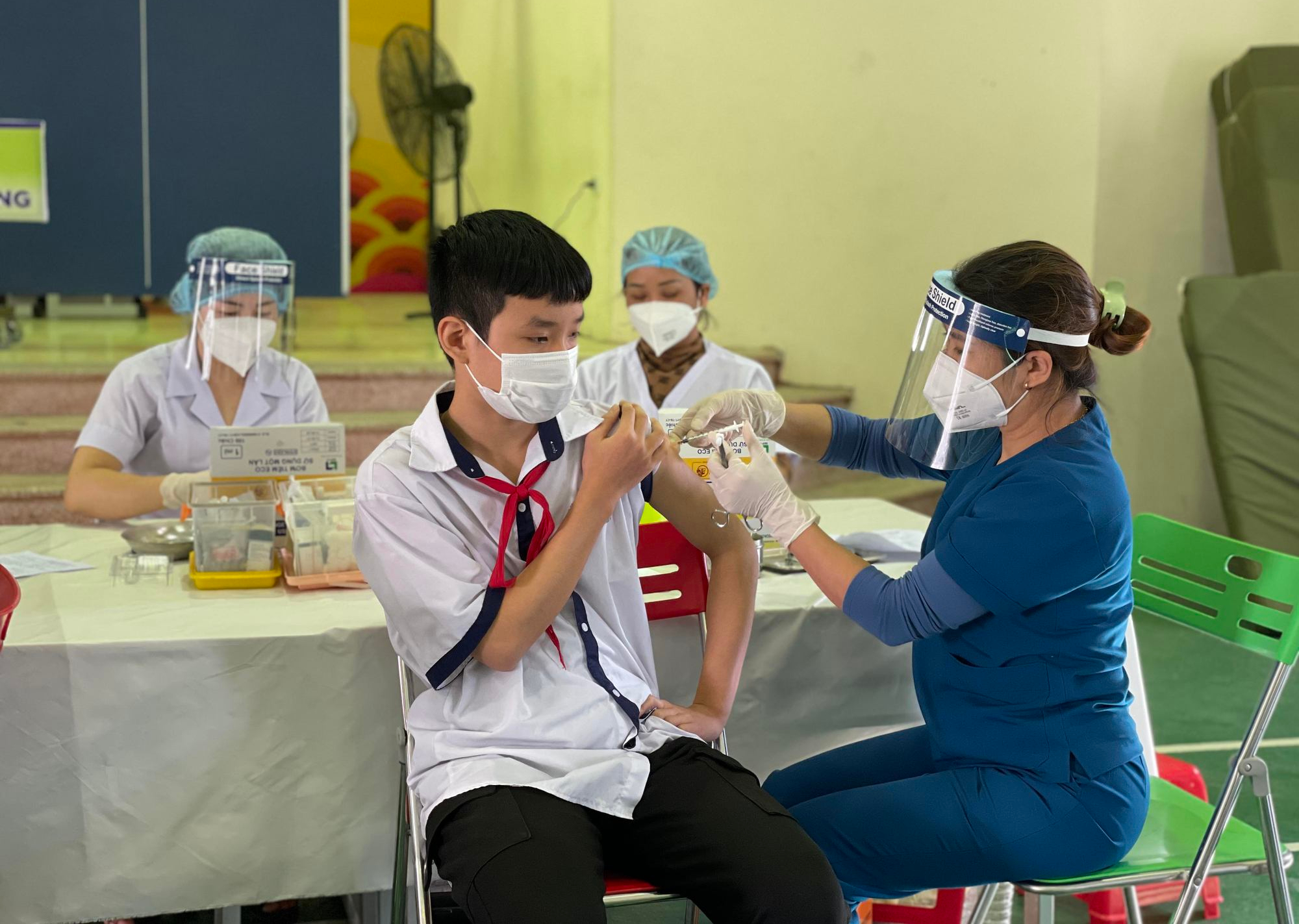 Lập danh sách học sinh từ 5 đến dưới 18 tuổi để tiêm vắc-xin Covid-19