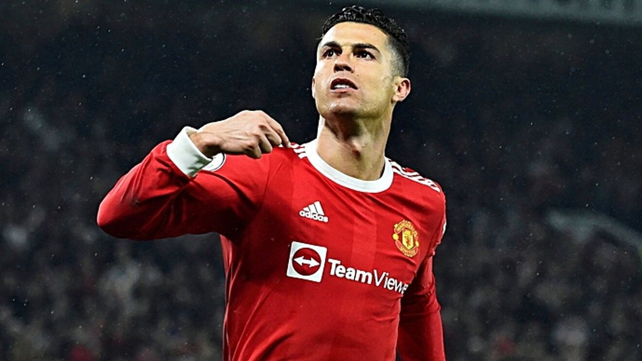 Ronaldo trở lại Anh để l&agrave;m r&otilde; tương lai - Ảnh 3.