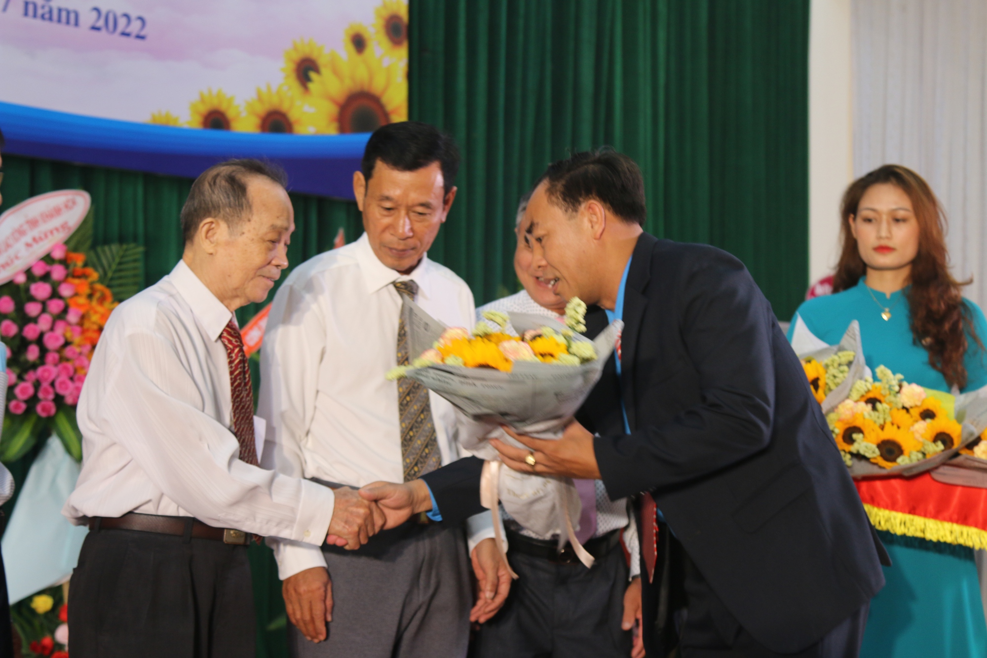 C&ocirc;ng đo&agrave;n Vi&ecirc;n chức Kh&aacute;nh H&ograve;a 25 năm h&igrave;nh th&agrave;nh v&agrave; ph&aacute;t triển - Ảnh 1.