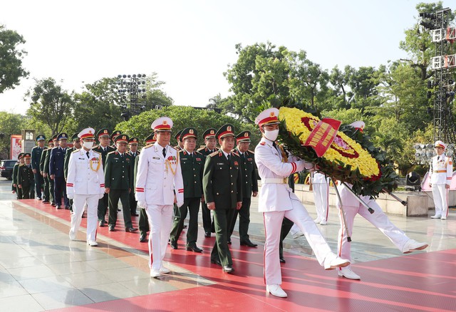 L&atilde;nh đạo Đảng, Nh&agrave; nước tưởng nhớ Chủ tịch Hồ Ch&iacute; Minh v&agrave; c&aacute;c Anh h&ugrave;ng liệt sĩ - Ảnh 3.
