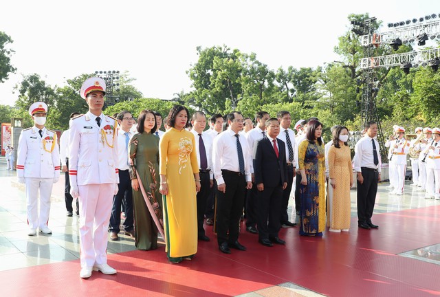 L&atilde;nh đạo Đảng, Nh&agrave; nước tưởng nhớ Chủ tịch Hồ Ch&iacute; Minh v&agrave; c&aacute;c Anh h&ugrave;ng liệt sĩ - Ảnh 5.