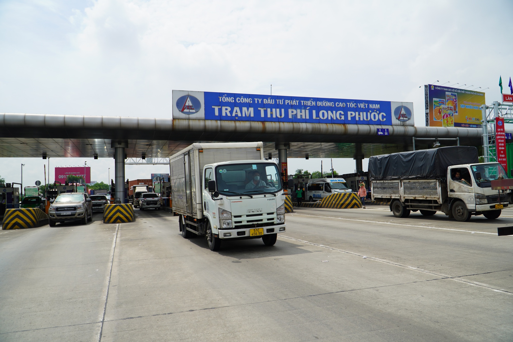 Cận cảnh ng&agrave;y đầu thu ph&iacute; kh&ocirc;ng dừng tr&ecirc;n cao tốc TP HCM &ndash; Long Th&agrave;nh - Dầu Gi&acirc;y - Ảnh 1.