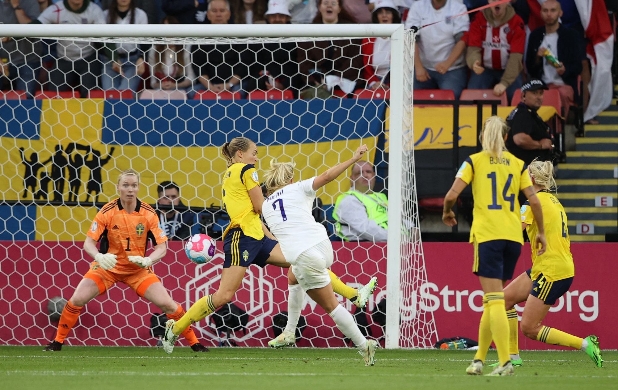 Sao Man United h&aacute;o hức xem Tam sư nữ v&agrave;o b&aacute;n kết Women Euro 2022 - Ảnh 6.