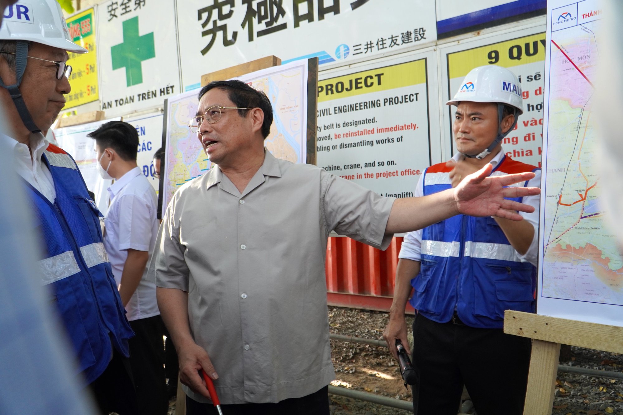 Ch&ugrave;m ảnh Thủ tướng Phạm Minh Ch&iacute;nh thị s&aacute;t tuyến metro số 1 - Ảnh 7.