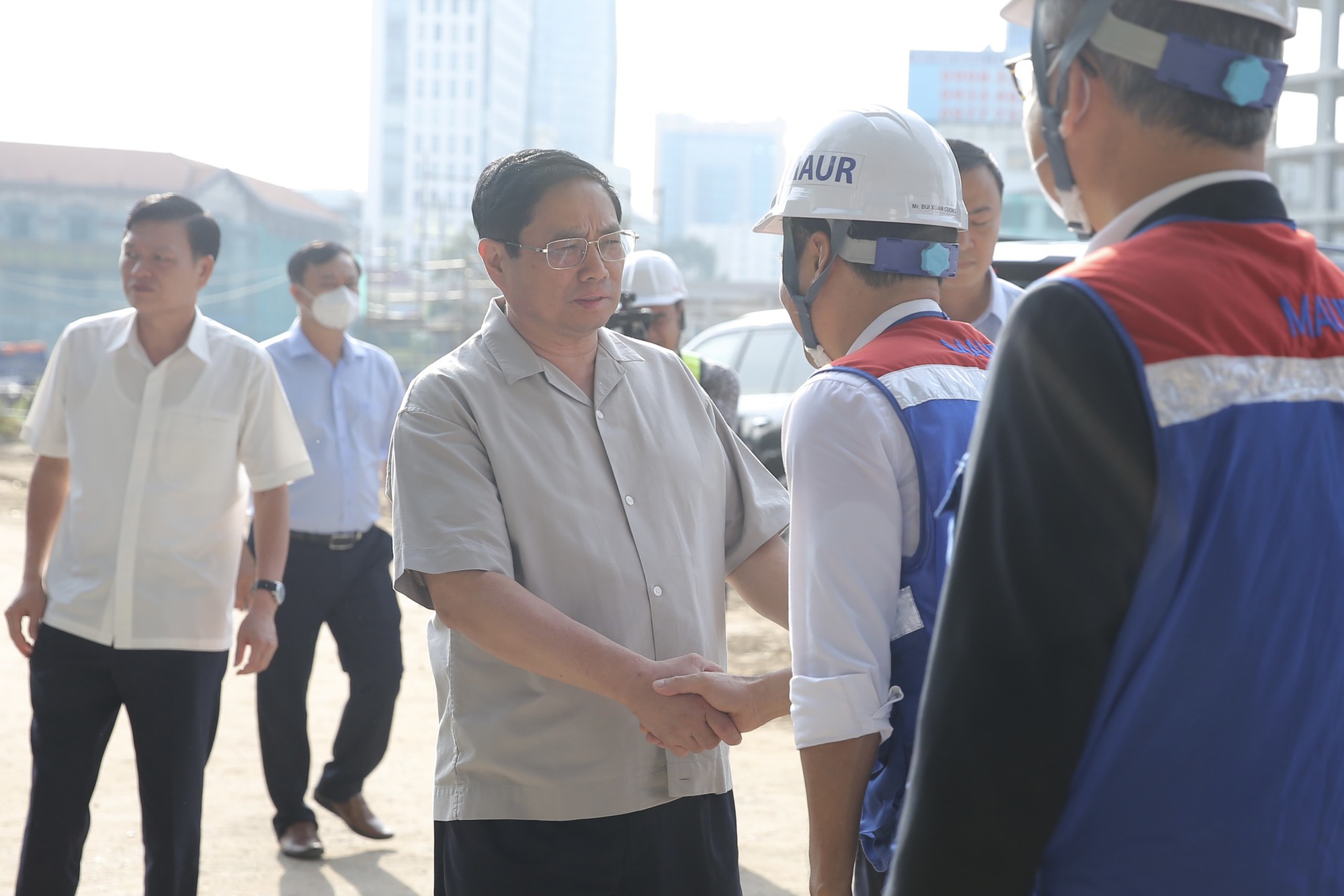 Ch&ugrave;m ảnh Thủ tướng Phạm Minh Ch&iacute;nh thị s&aacute;t tuyến metro số 1 - Ảnh 2.