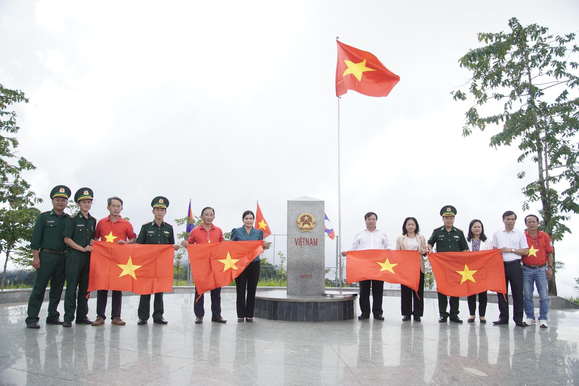 Hành trình 3 năm lên rừng xuống biển