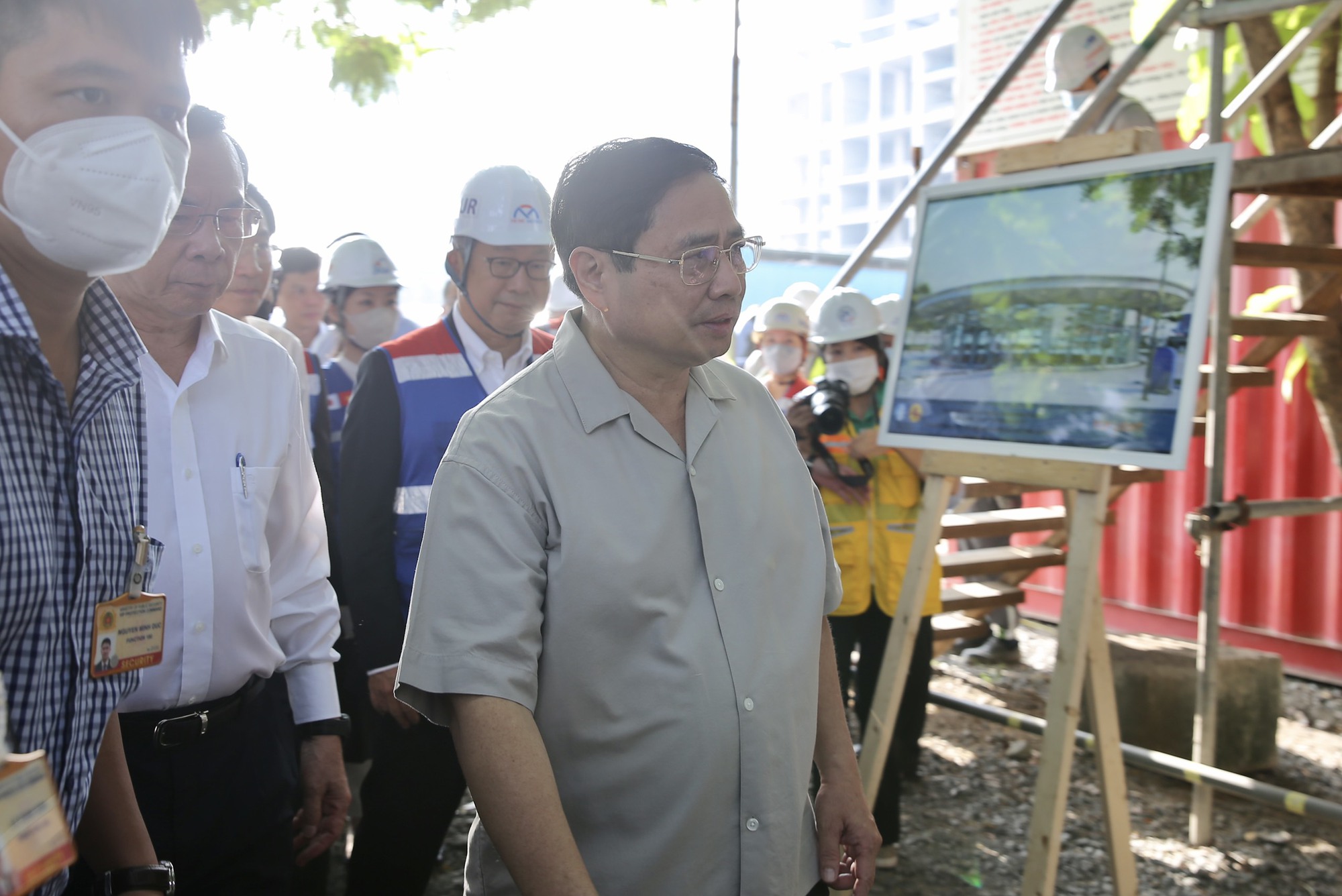 Ch&ugrave;m ảnh Thủ tướng Phạm Minh Ch&iacute;nh thị s&aacute;t tuyến metro số 1 - Ảnh 4.