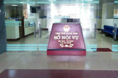 Bộ Ch&iacute;nh trị y&ecirc;u cầu tạm dừng th&iacute; điểm Trưởng Ban tổ chức đồng thời l&agrave; Gi&aacute;m đốc Sở Nội vụ - Ảnh 1.