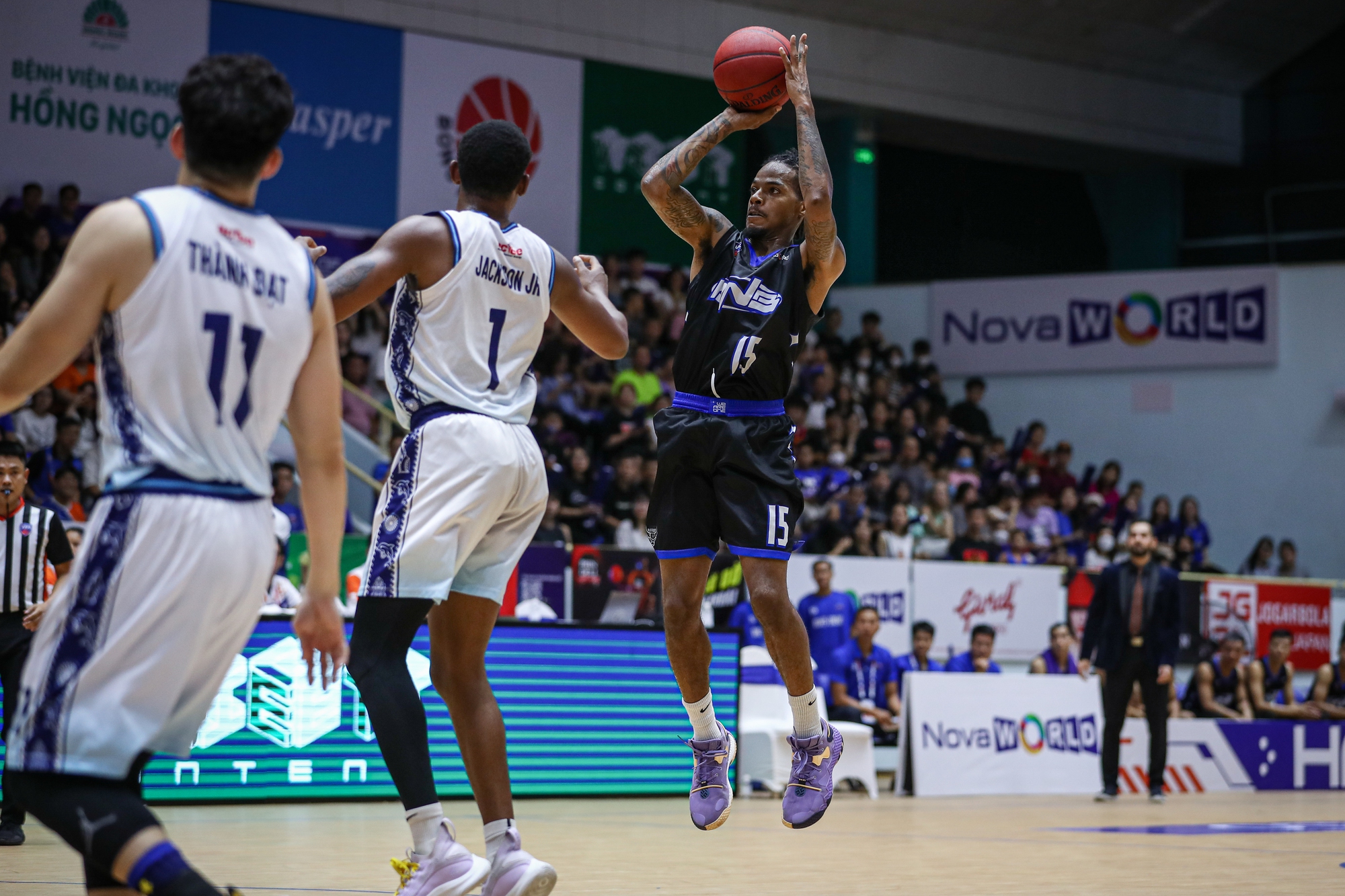 VBA 2022: &ldquo;Ngựa &ocirc;&rdquo; gặp kh&oacute;, rớt khỏi top 3 - Ảnh 3.