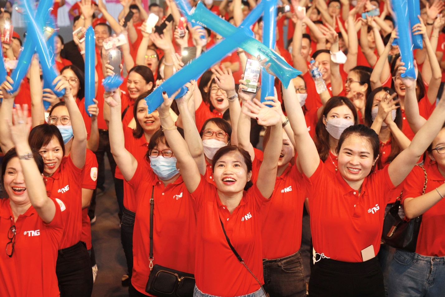Lực đẩy giúp doanh nghiệp tiến xa hơn nhờ tăng cường tương tác - Ảnh 1. Lực đẩy giúp doanh nghiệp tiến xa hơn nhờ tăng cường tương tác - Ảnh 1.