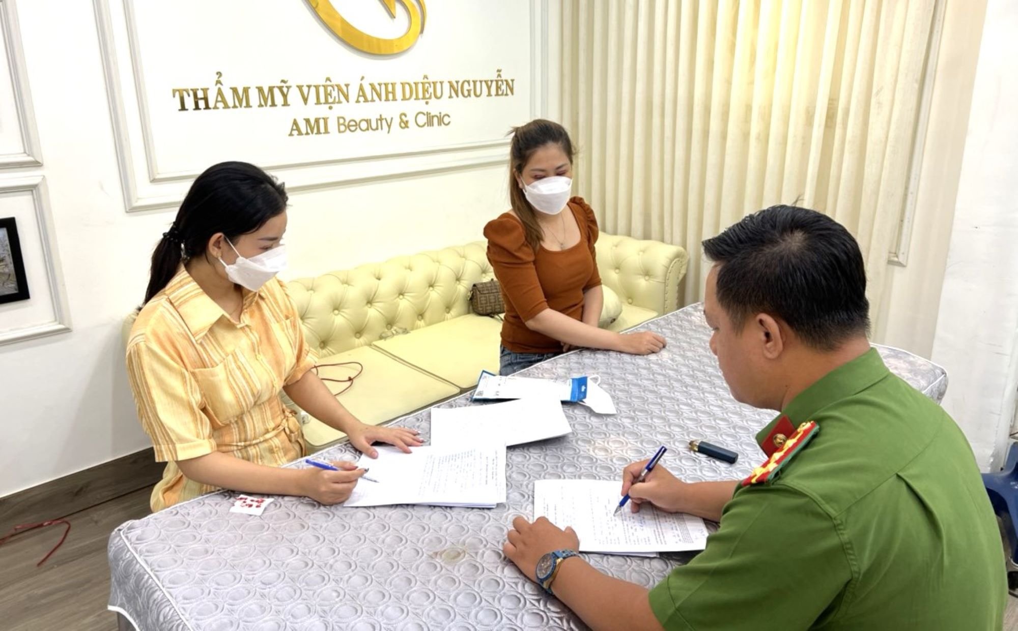 Đà Nẵng: Bơm ngực, nâng mũi cho khách dù không có giấy phép hành nghề