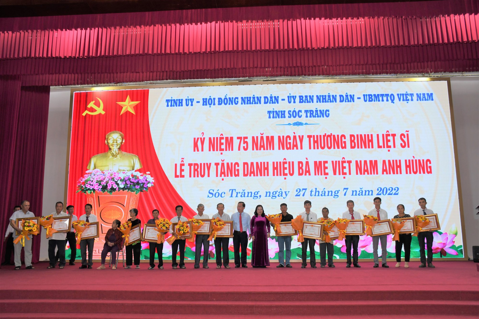 Sóc Trăng họp mặt kỷ niệm 75 năm ngày Thương binh - Liệt sĩ
