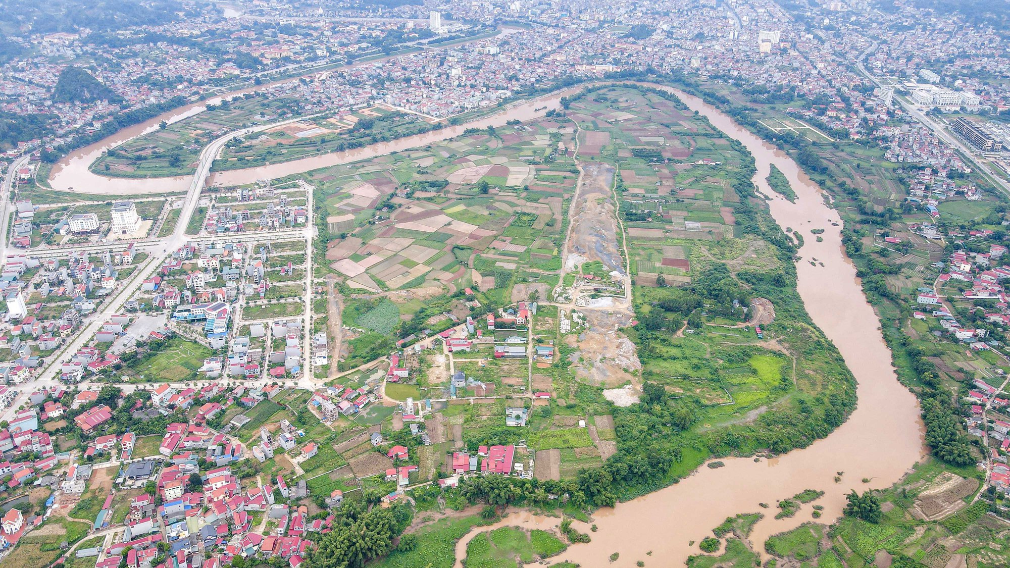 Lình xình tại dự án hơn 3.000 tỉ đồng
