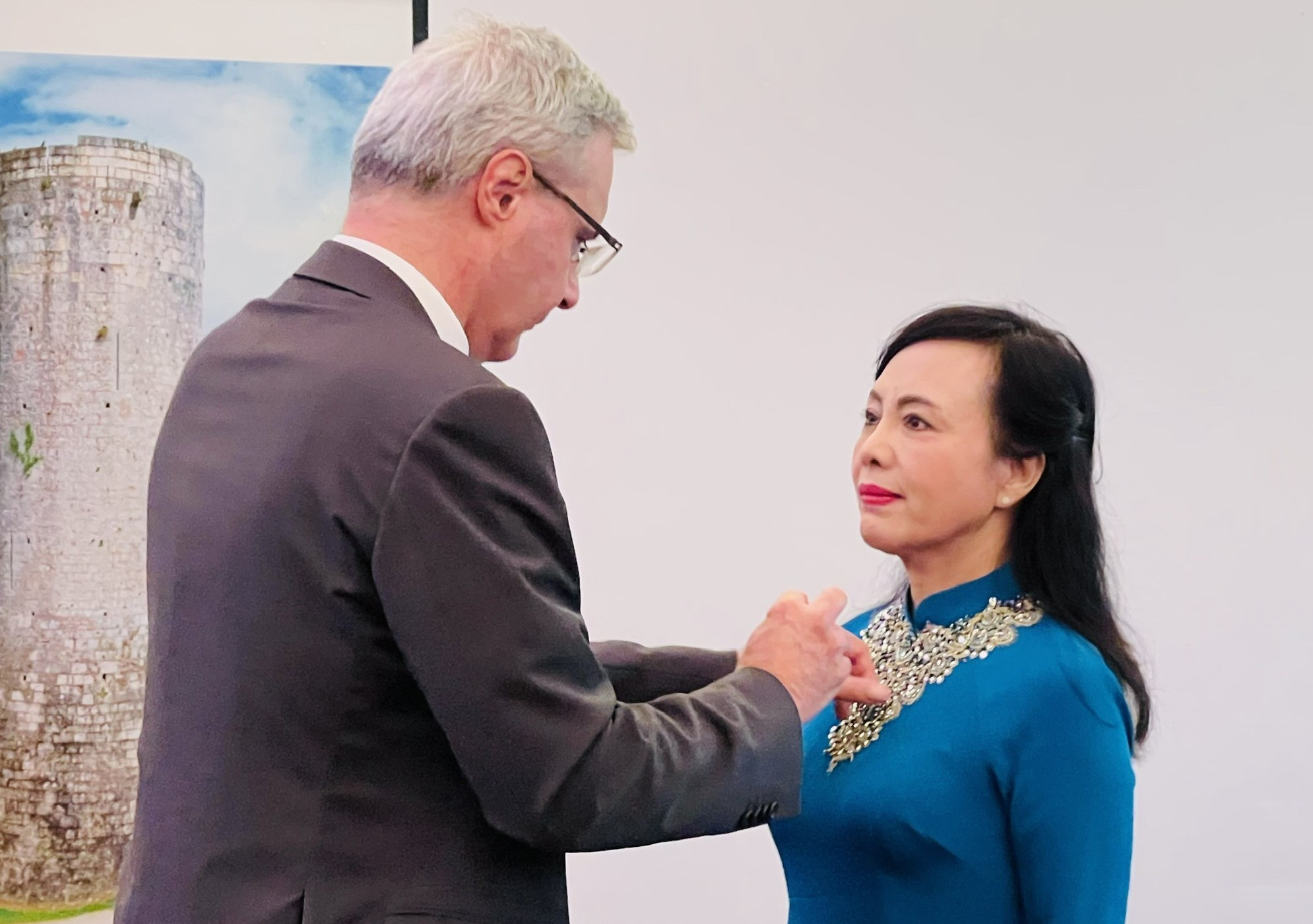Nguyên Bộ trưởng Y tế Nguyễn Thị Kim Tiến nhận Huân chương Bắc đẩu Bội tinh