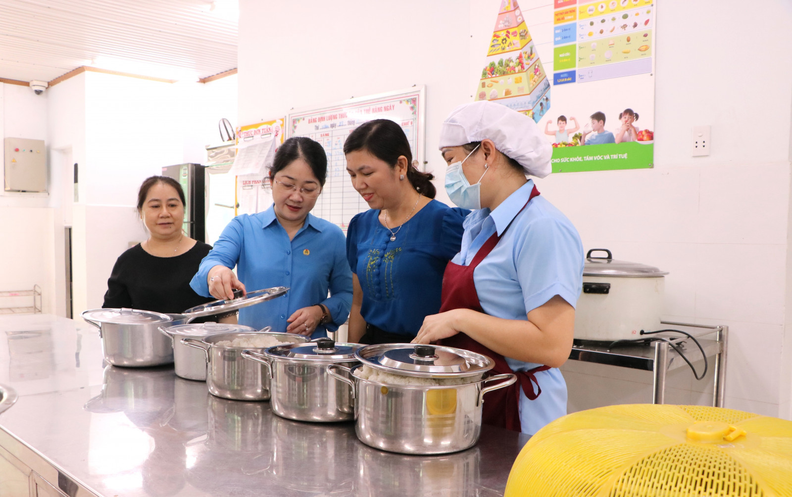 C&ocirc;ng đo&agrave;n B&igrave;nh Dương: Điểm tựa tin cậy của đo&agrave;n vi&ecirc;n - lao động - Ảnh 2.