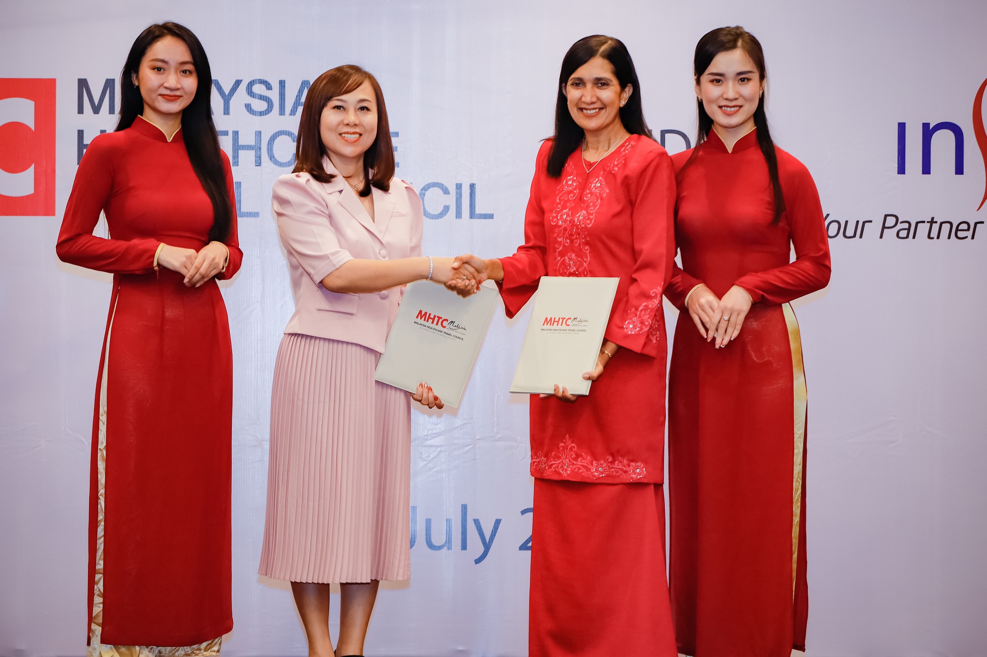 Malaysia Healthcare ký kết thỏa thuận đối tác chiến lược với Insmart