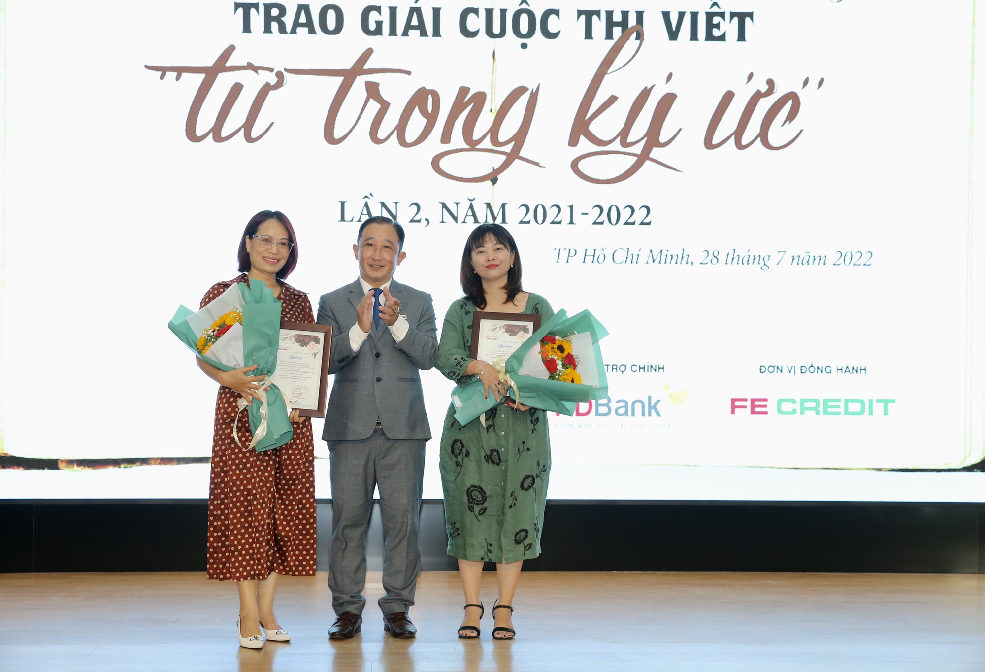 Trao giải cuộc thi Từ trong k&yacute; ức, ph&aacute;t động cuộc thi Người Thầy k&iacute;nh y&ecirc;u - Ảnh 1.