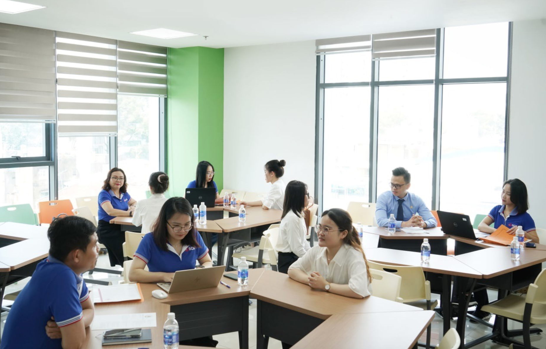 Doanh nghiệp "tung chiêu" hút ứng viên