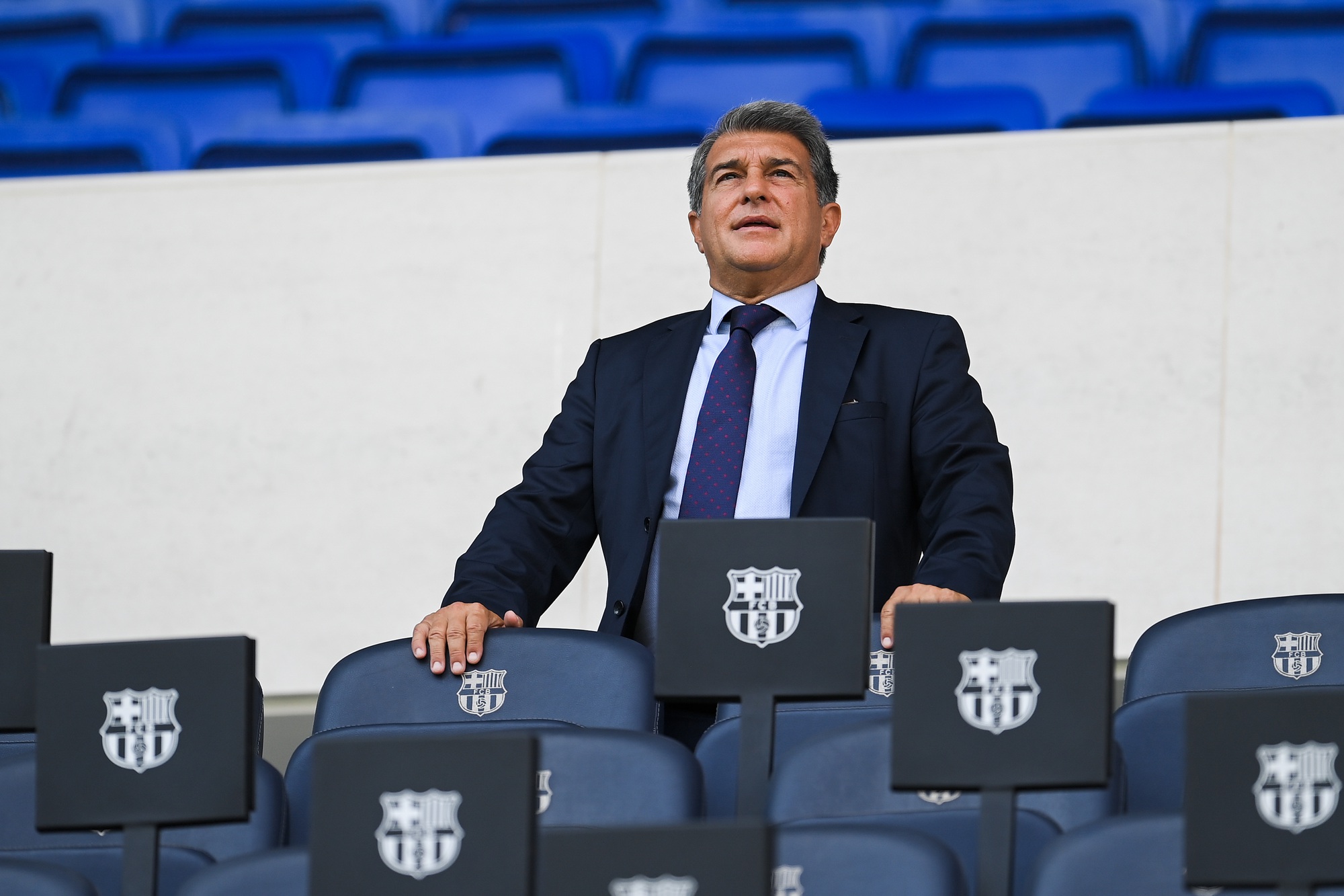 Nghịch l&yacute; Barcelona tại kỳ chuyển nhượng h&egrave; 2022 - Ảnh 2.