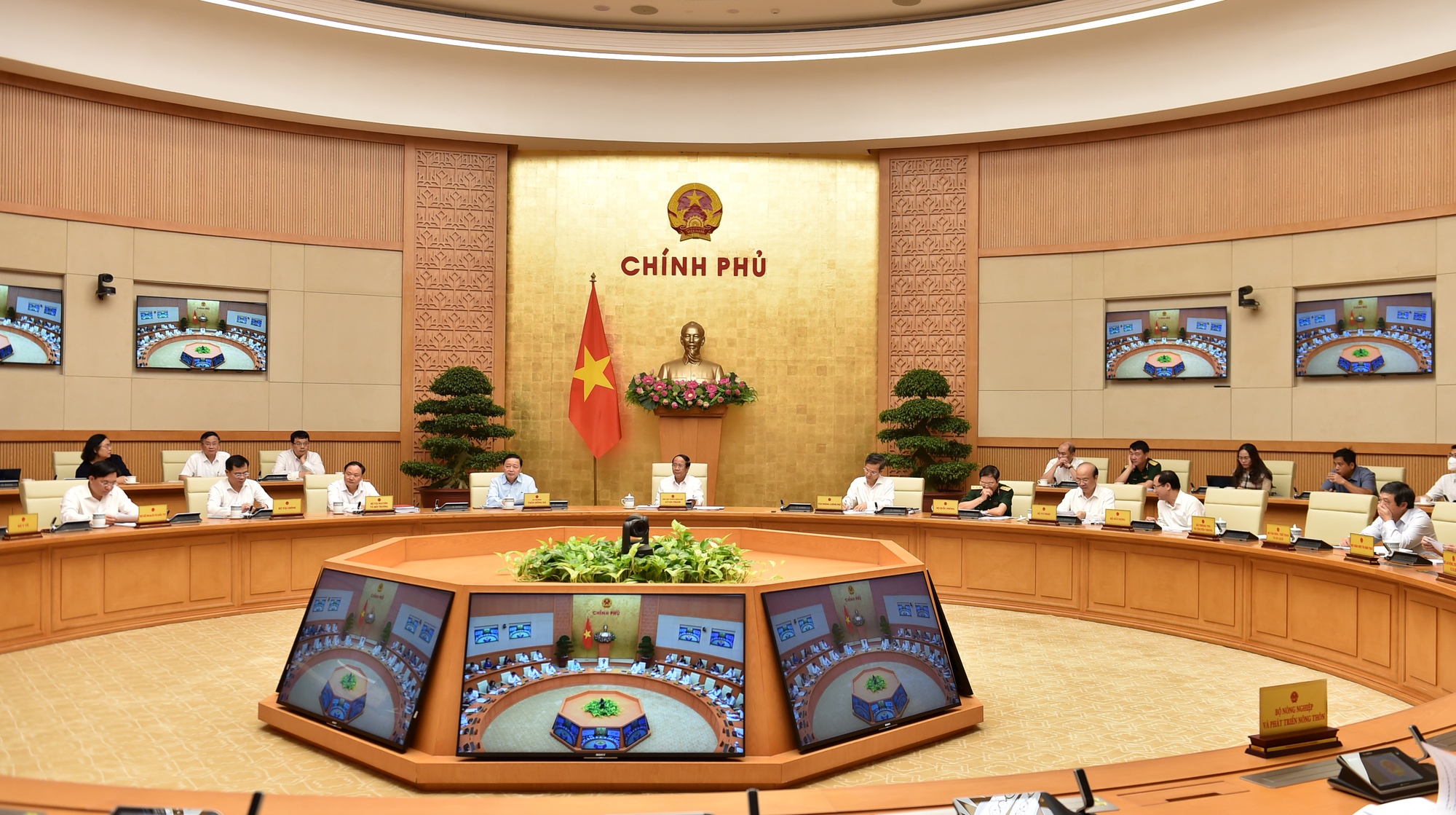 Dự thảo Luật Đất đai (sửa đổi) bỏ khung gi&aacute; đất, x&aacute;c định gi&aacute; đất theo nguy&ecirc;n tắc thị trường - Ảnh 1.