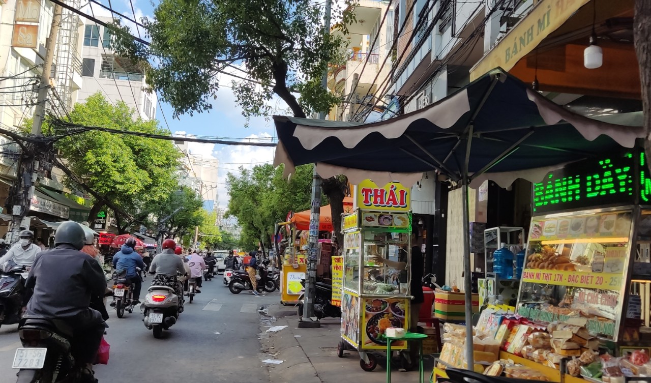 Biến &ldquo;thi&ecirc;n đường ẩm thực b&igrave;nh d&acirc;n&rdquo; Vạn Kiếp th&agrave;nh tuyến đường điểm - Ảnh 4.