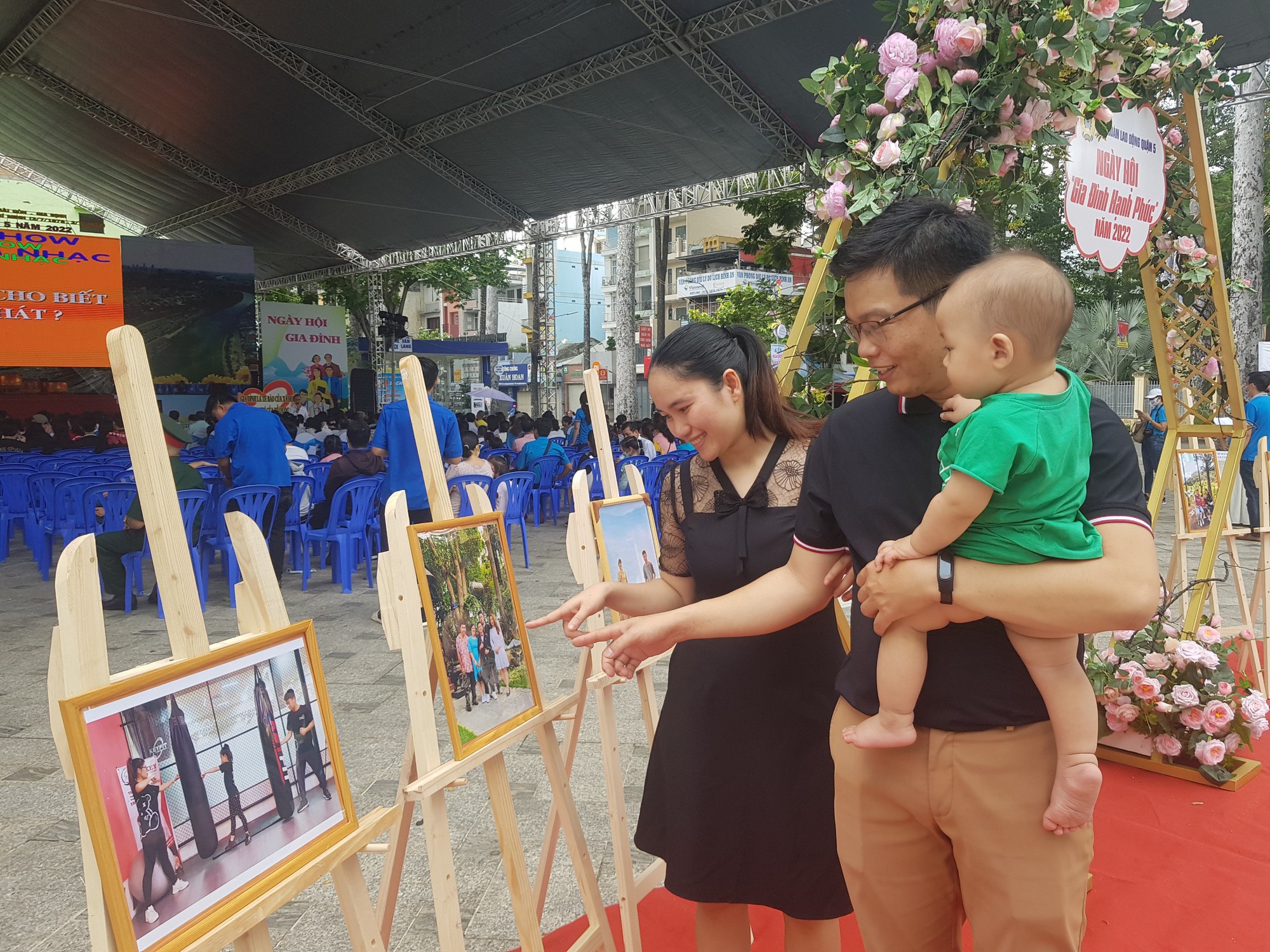 Tôn vinh gia đình vượt khó, hạnh phúc - Ảnh 3.