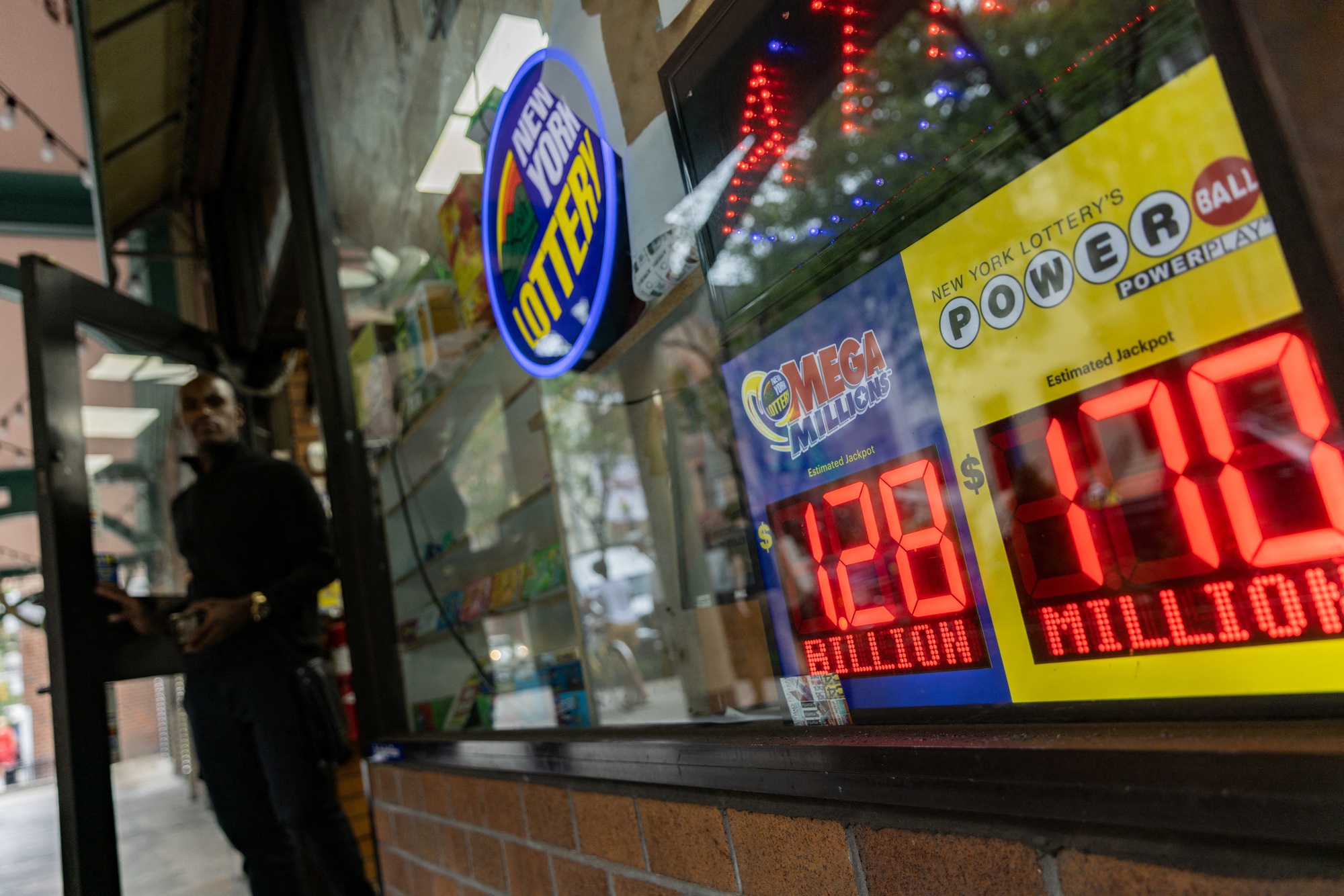 Mỹ: Đã có người trúng giải độc đắc Mega Millions 1,28 tỉ USD